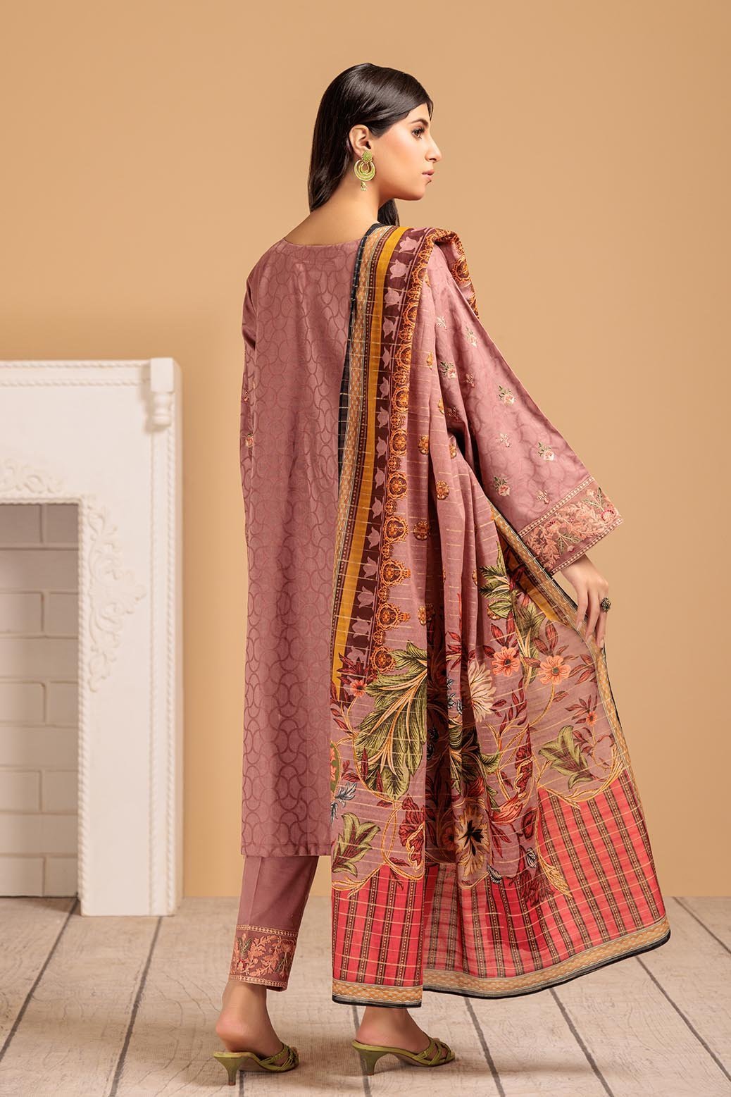 BONANZA SATRANGI 3PC EMBROIDERED CAMBRIC SUIT (SV1RK233P2)