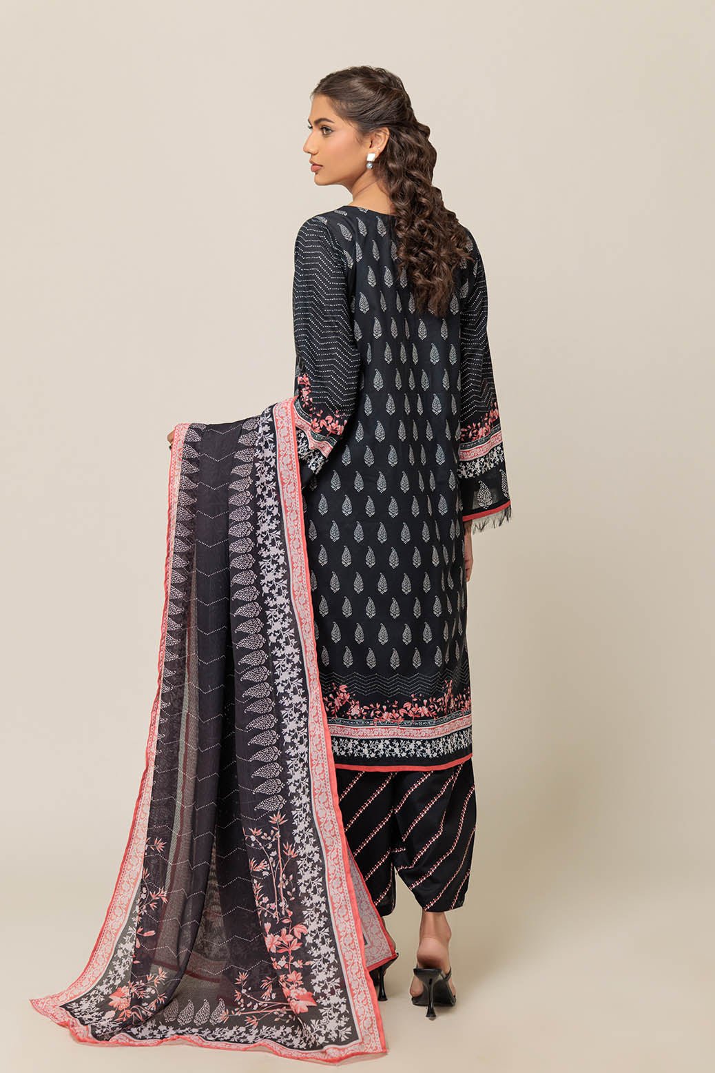 BONANZA SATRANGI 3PC PRINTED LAWN SUIT (1S24P3P175)