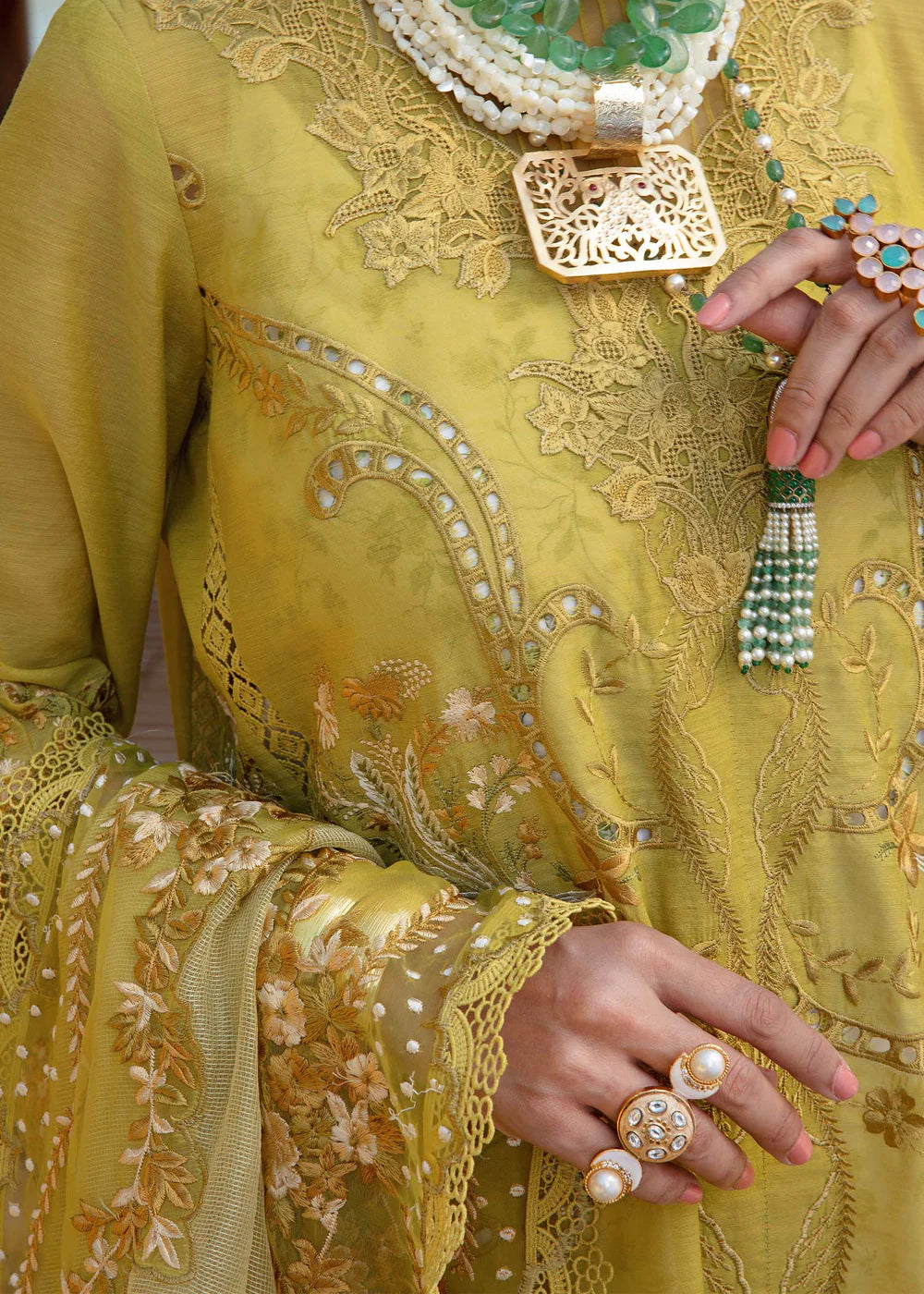 Saira Shakira 3Pc Embroidered Lawn Suit SAMARA-A