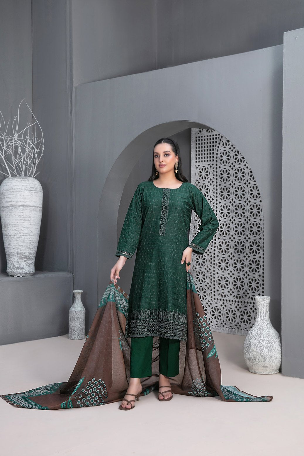 Tawakkal 3 Piece Embroidered Lawn Suit (D-3205)