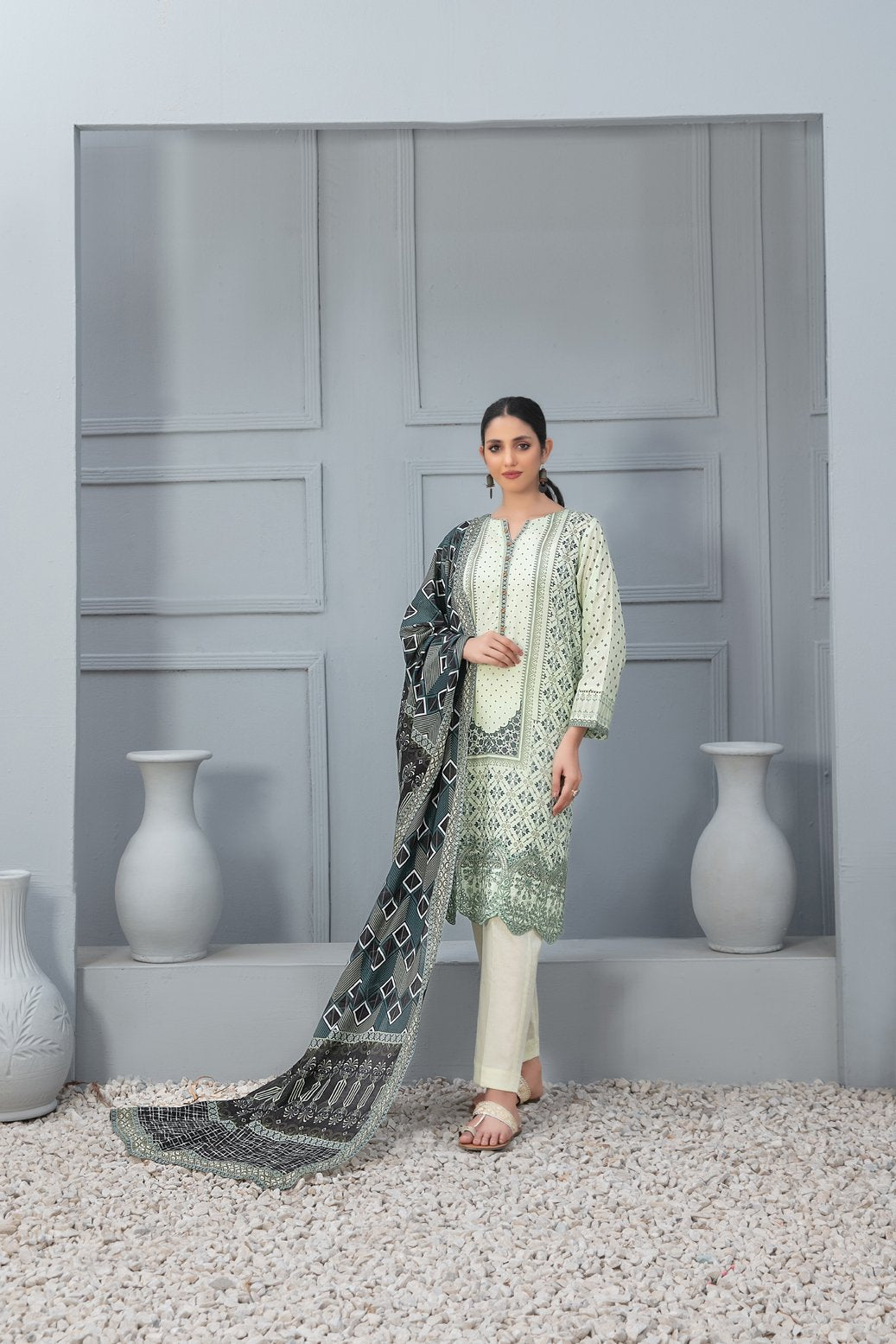 Tawakkal 3 Piece Printed Lawn Suit (D-9433)