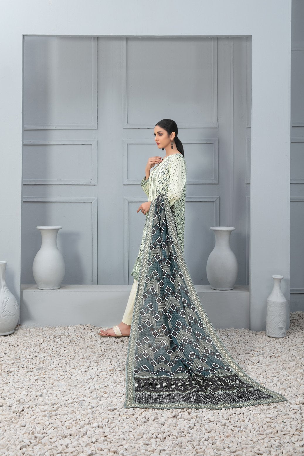 Tawakkal 3 Piece Printed Lawn Suit (D-9433)