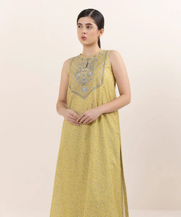 Sapphire 2Pc Embroidered Lawn Suit 0U2TEDY25V68 gulbuy.com