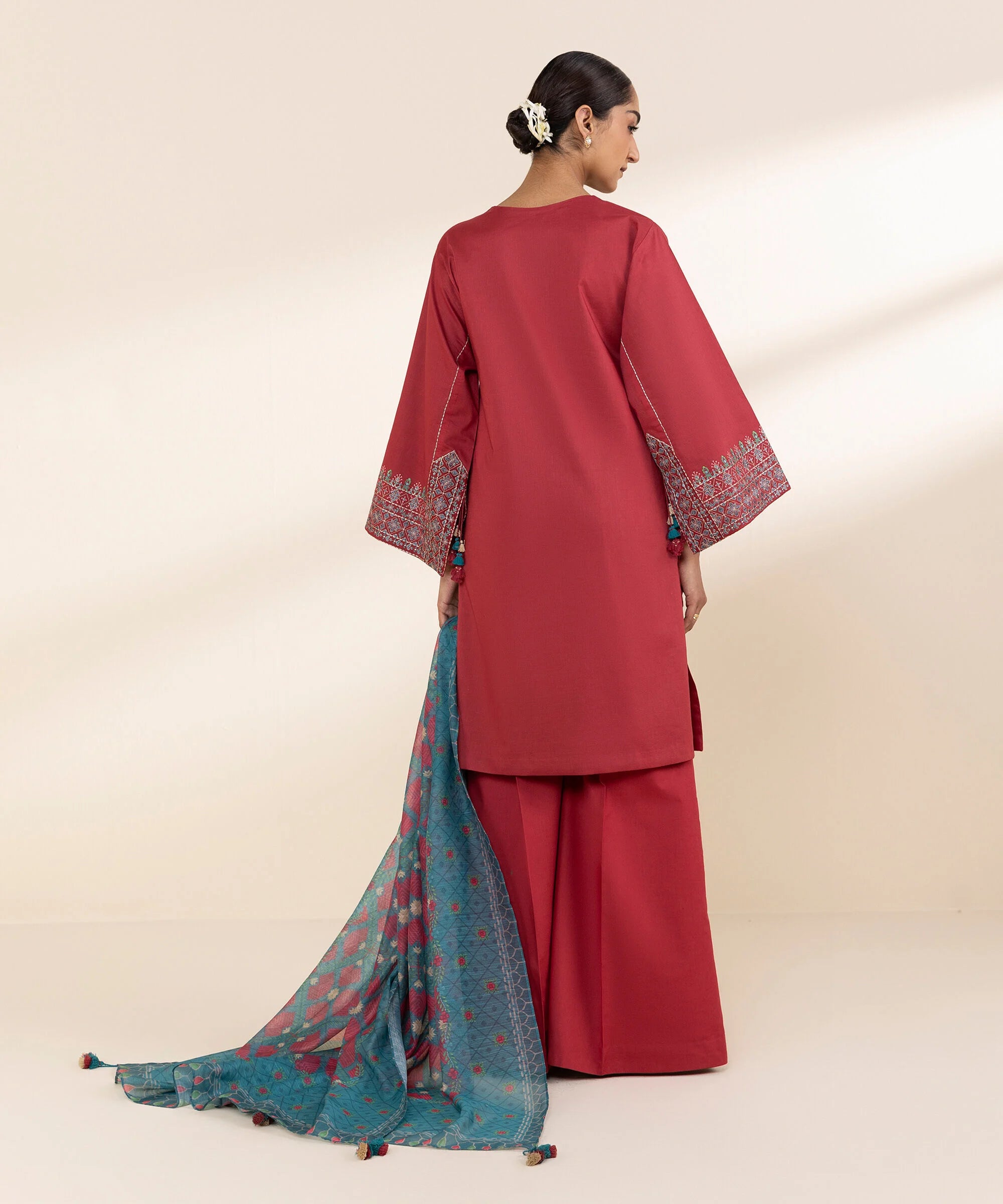 Sapphire 3Pc Embroidered Lawn Suit 0U3PESG25V47 gulbuy.com