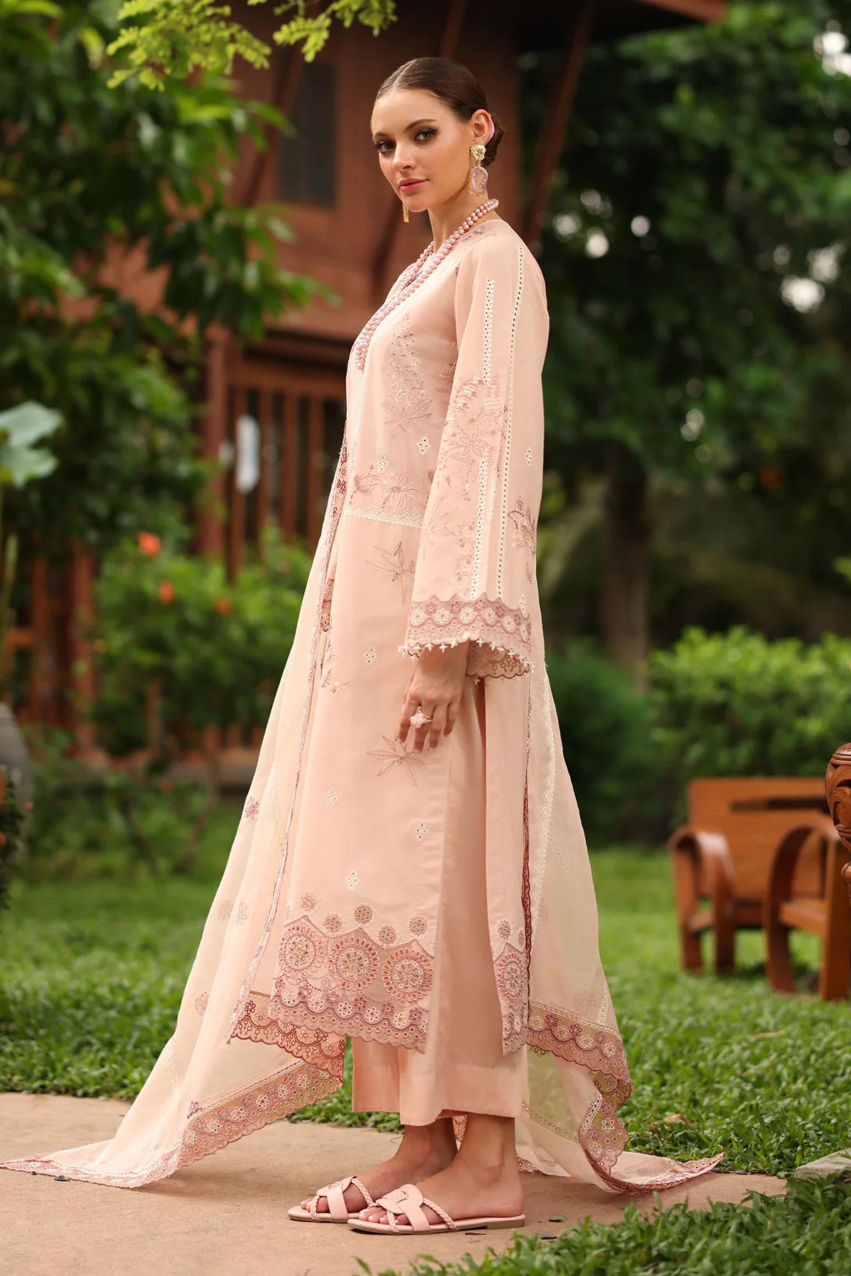 Baroque 3Pc Embroidered Lawn Suit UF-4261 gulbuy.com