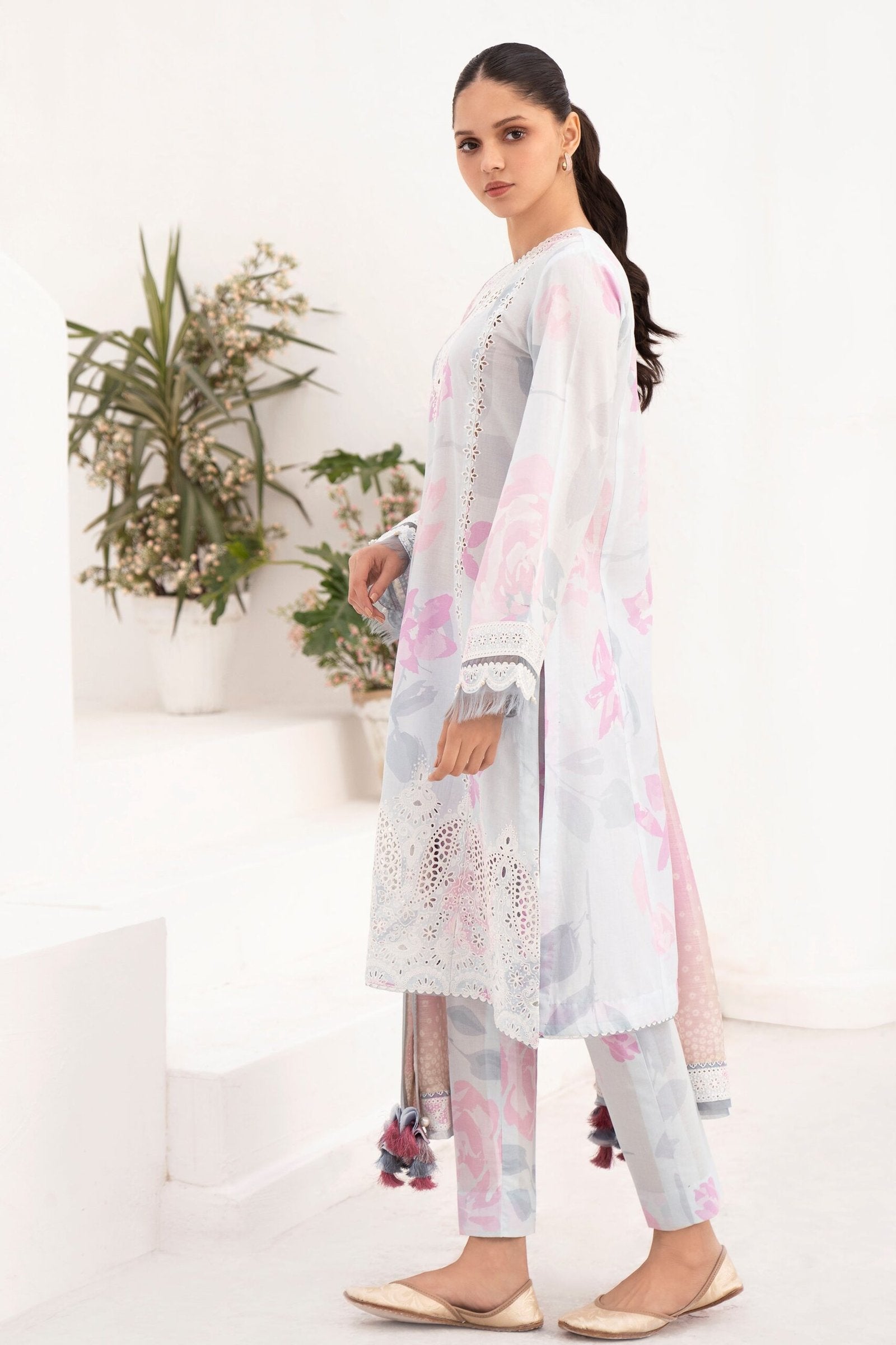 JAZMIN 3 PIECE EMBROIDERED LAWN SUIT (DELIA-D5)