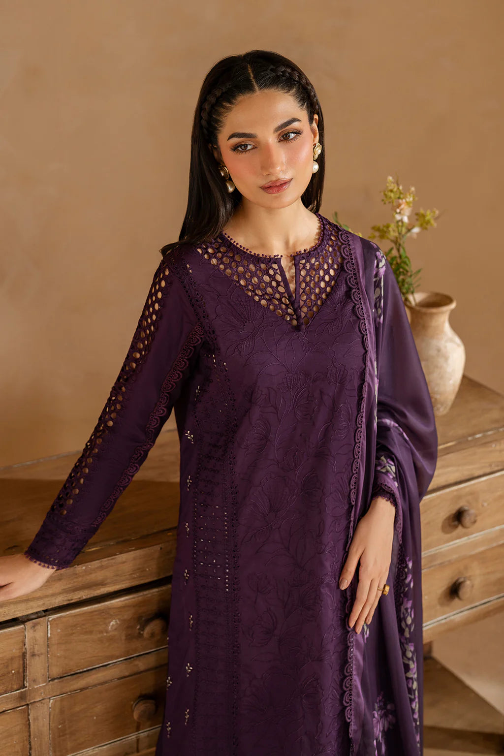 Iznik 3Pc Embroidered Lawn Suit UE-481 gulbuy.com