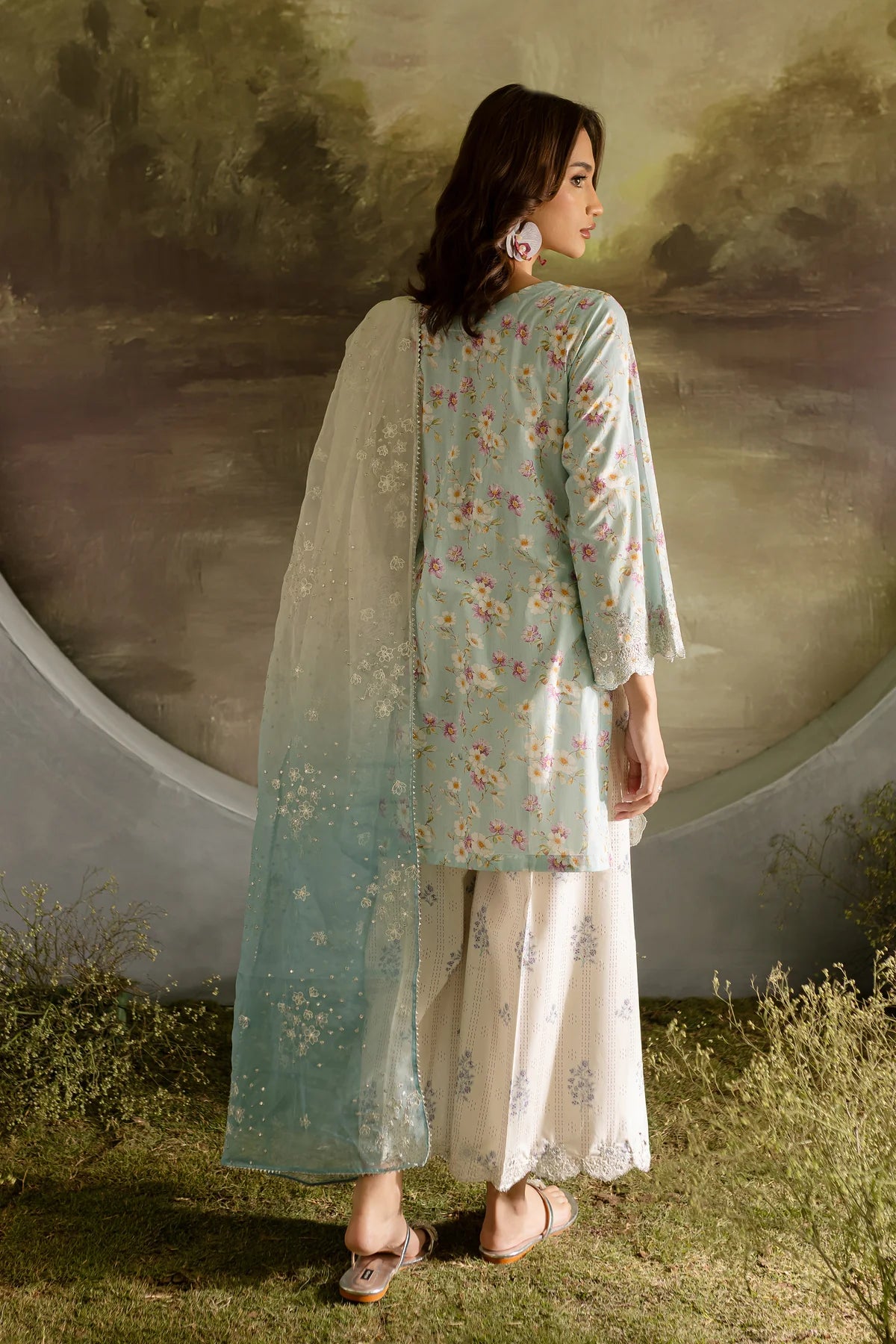 Batik 3Pc Embroidered Lawn Suit Gia gulbuy.com