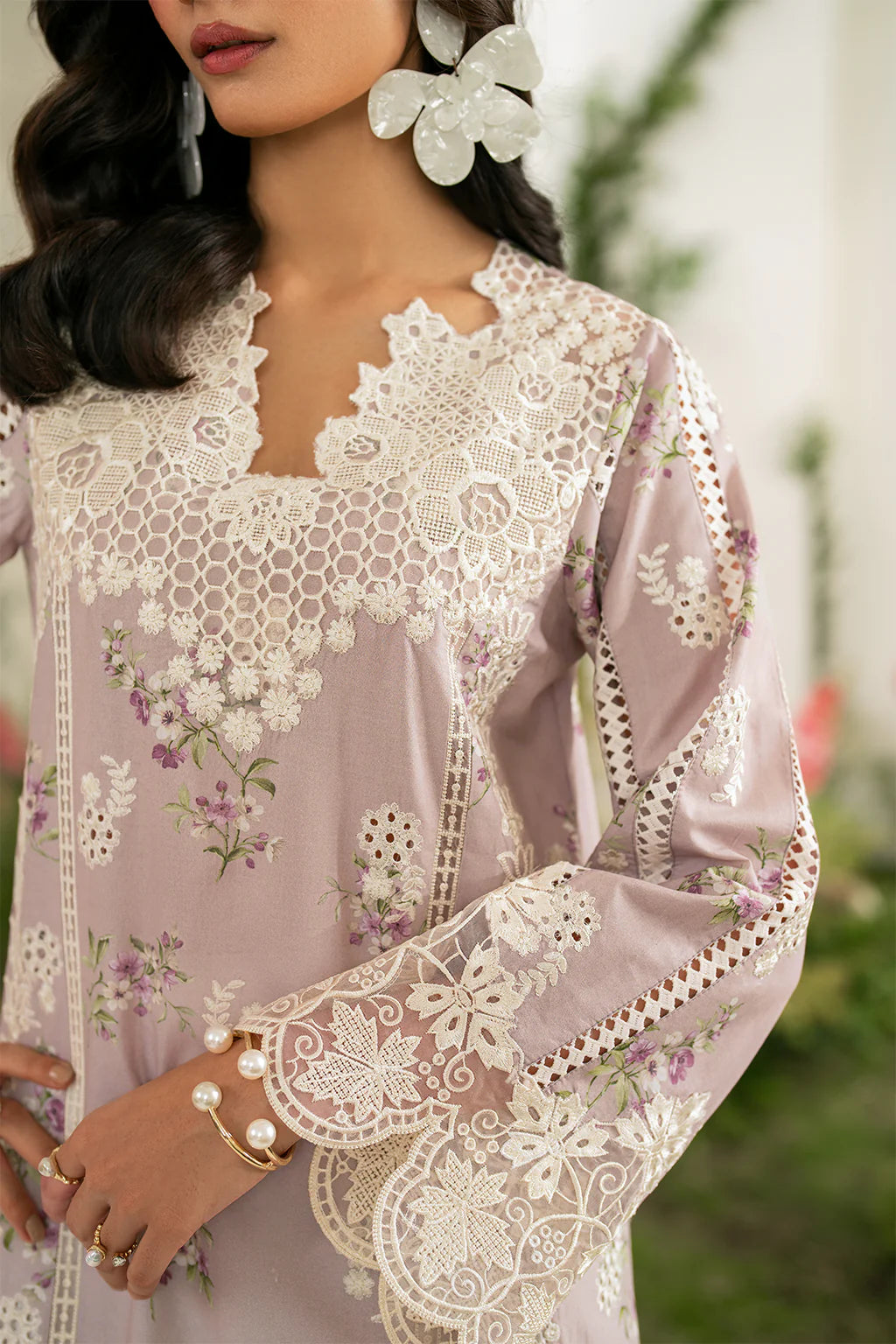 Iznik 3Pc Embroidered Lawn Suit IFE-09 gulbuy.com
