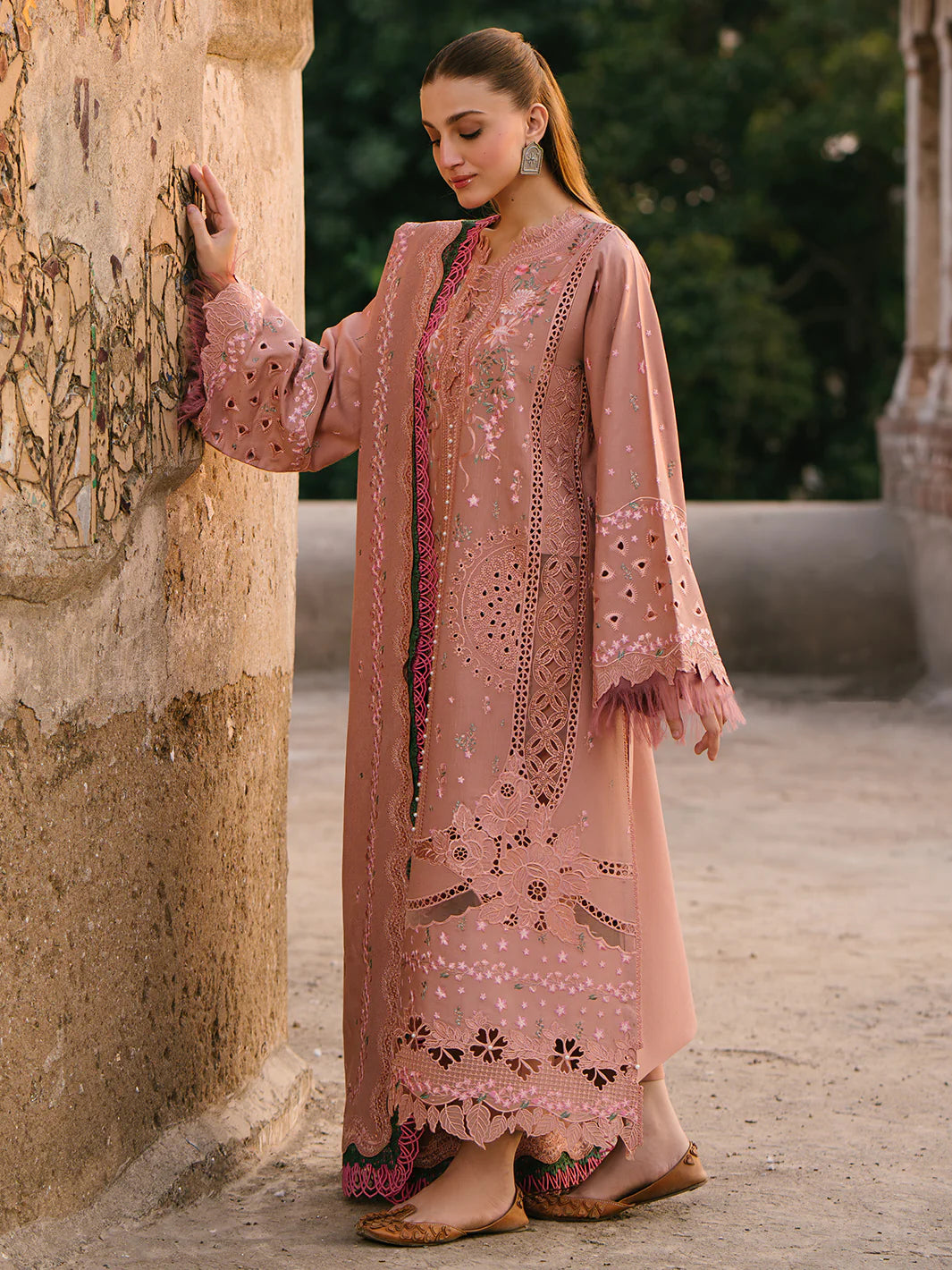 Biniylas 3Pc Embroidered Lawn Suit 152-A gulbuy.com