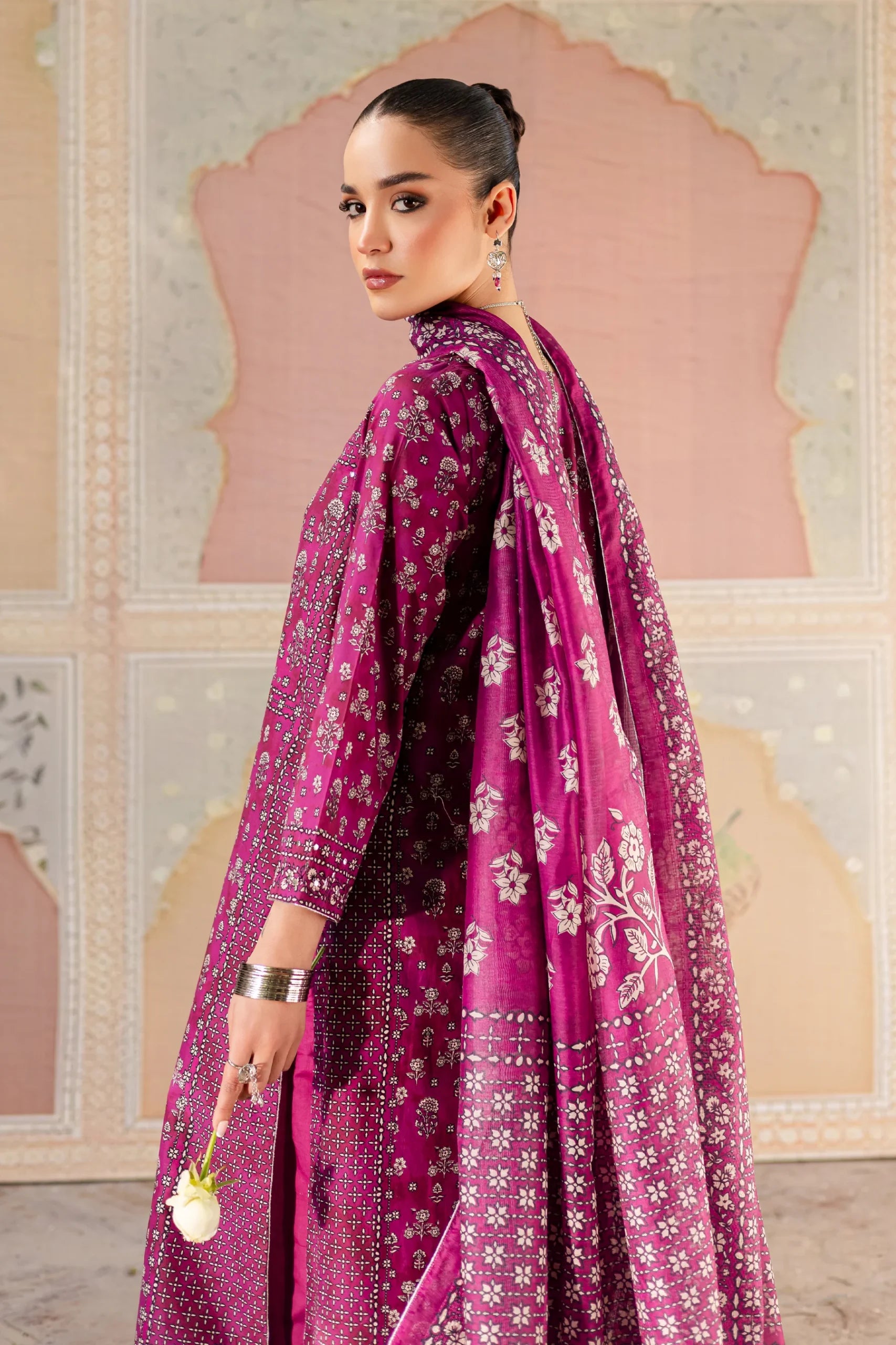 Batik 3Pc Embroidered Lawn Suit Pink Arsh gulbuy.com