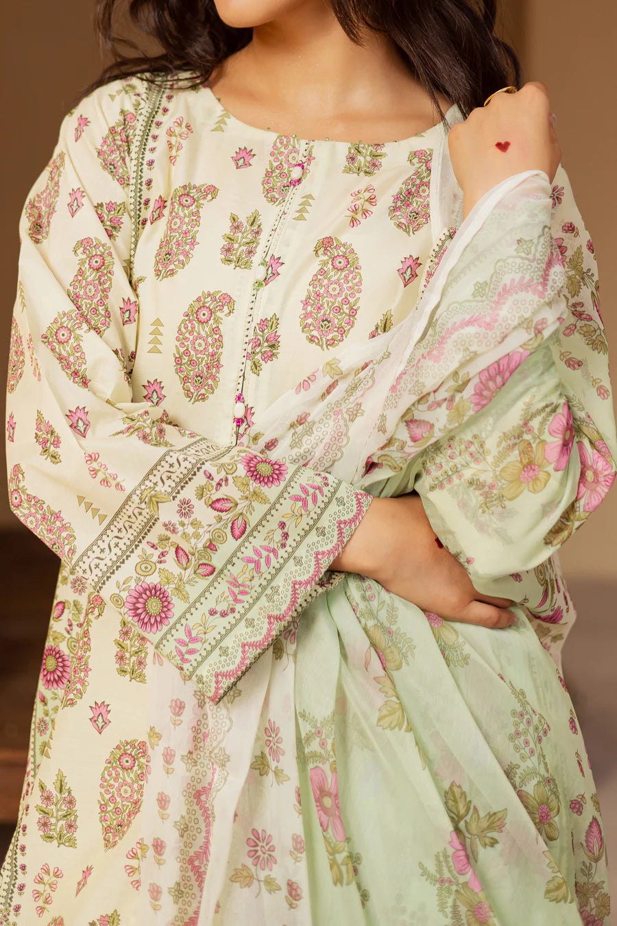 Batik 3Pc Embroidered Lawn Suit Kross gulbuy.com