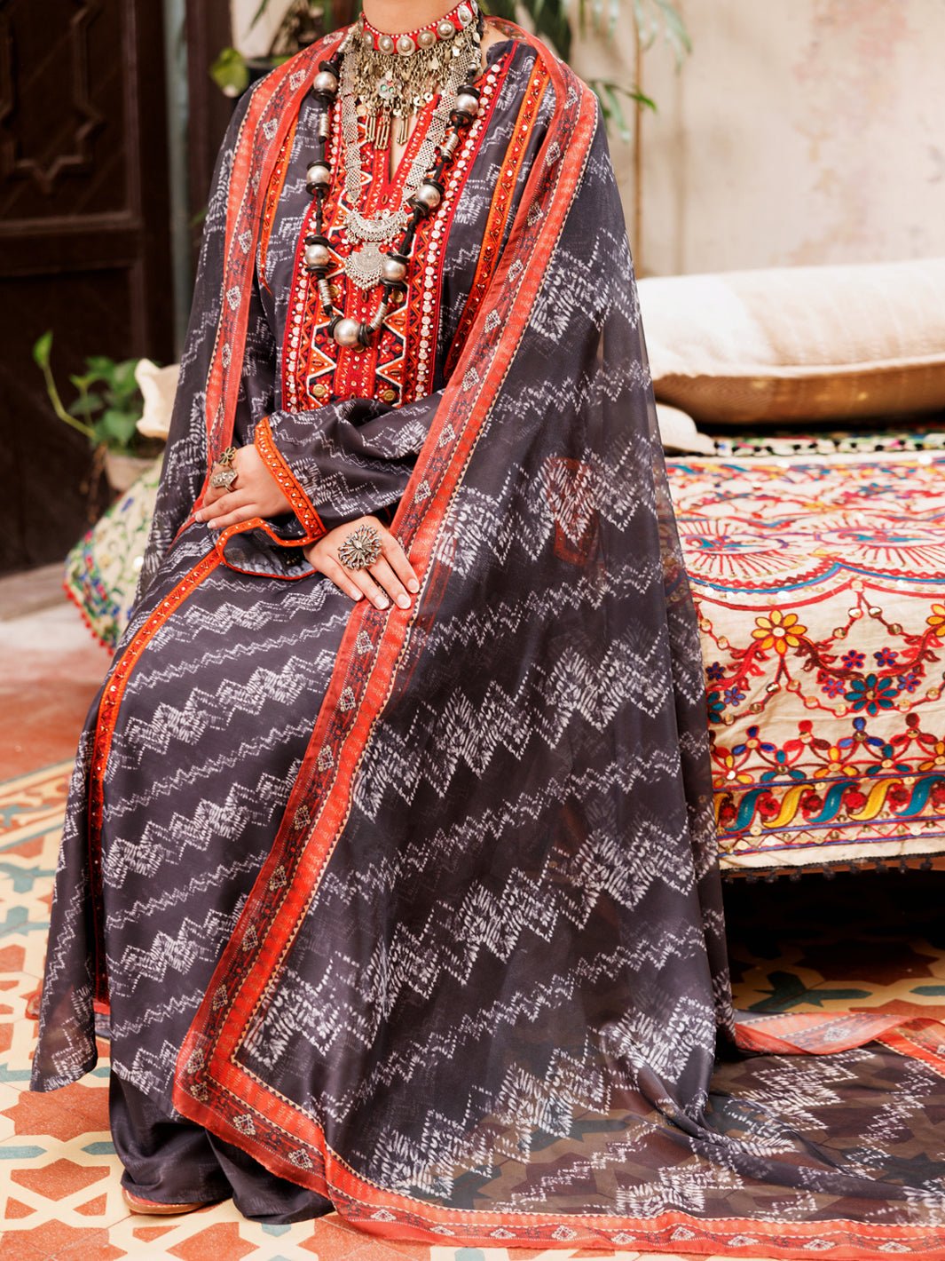 ALMIRAH 3 PIECE EMBROIDERED LAWN SUIT SUIT(ALP-3PS-1955B)