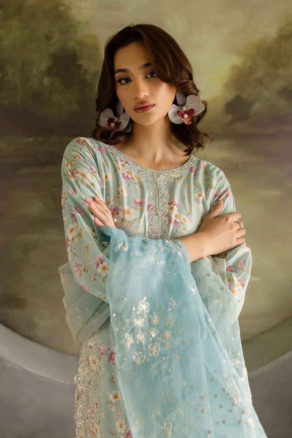 Batik 3Pc Embroidered Lawn Suit Gia gulbuy.com