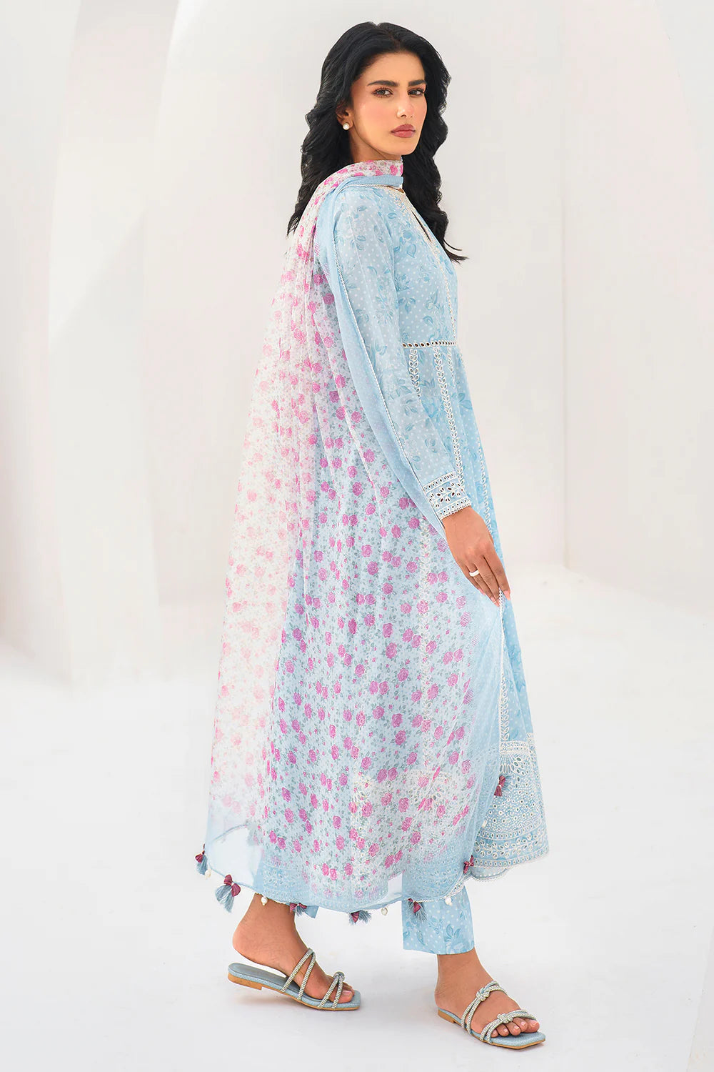 Jazmin 3Pc Embroidered Lawn Suit USE-9106 gulbuy.com