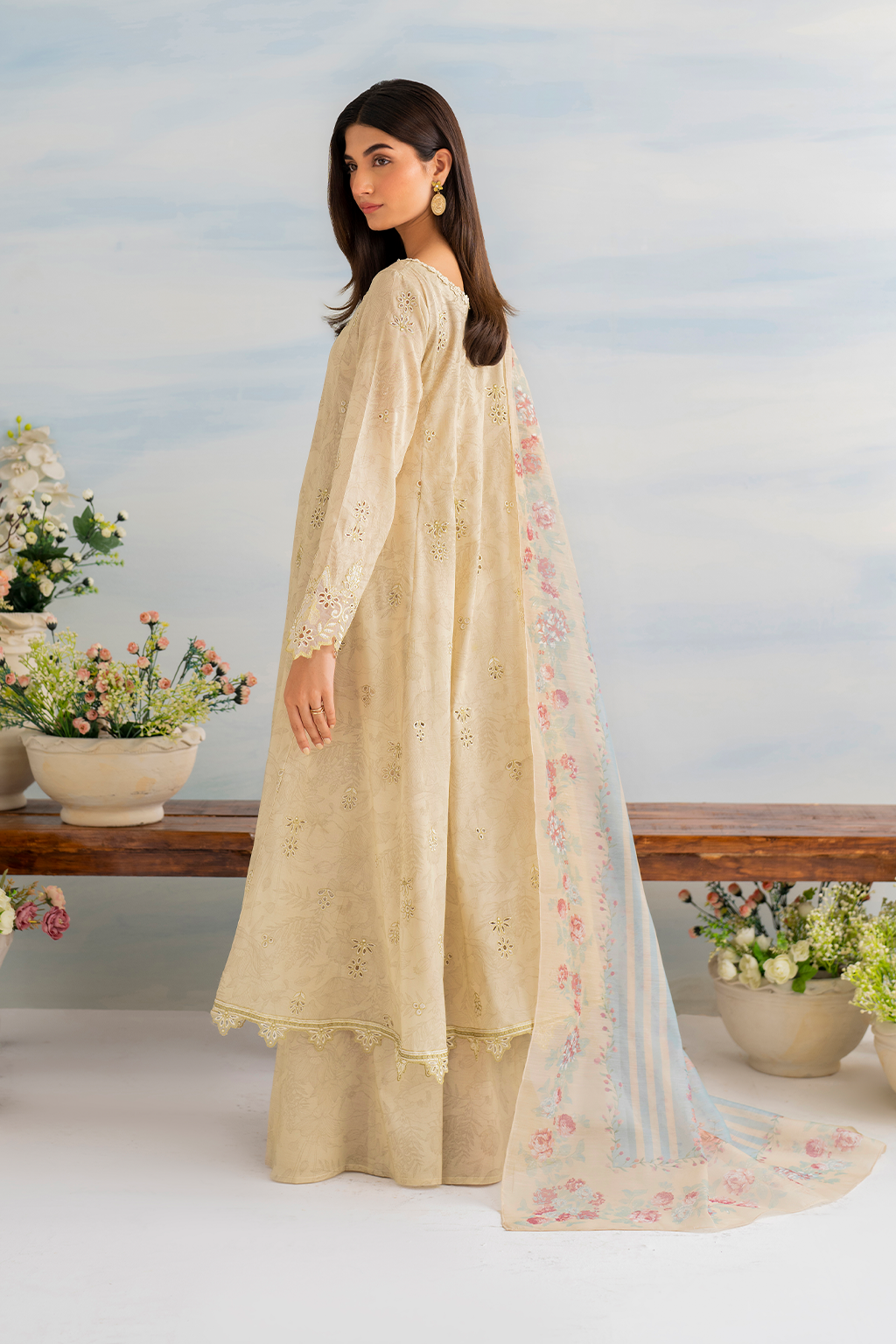3 PIECE IZNIK EMBROIDERED LAWN SUIT (IGL-03)