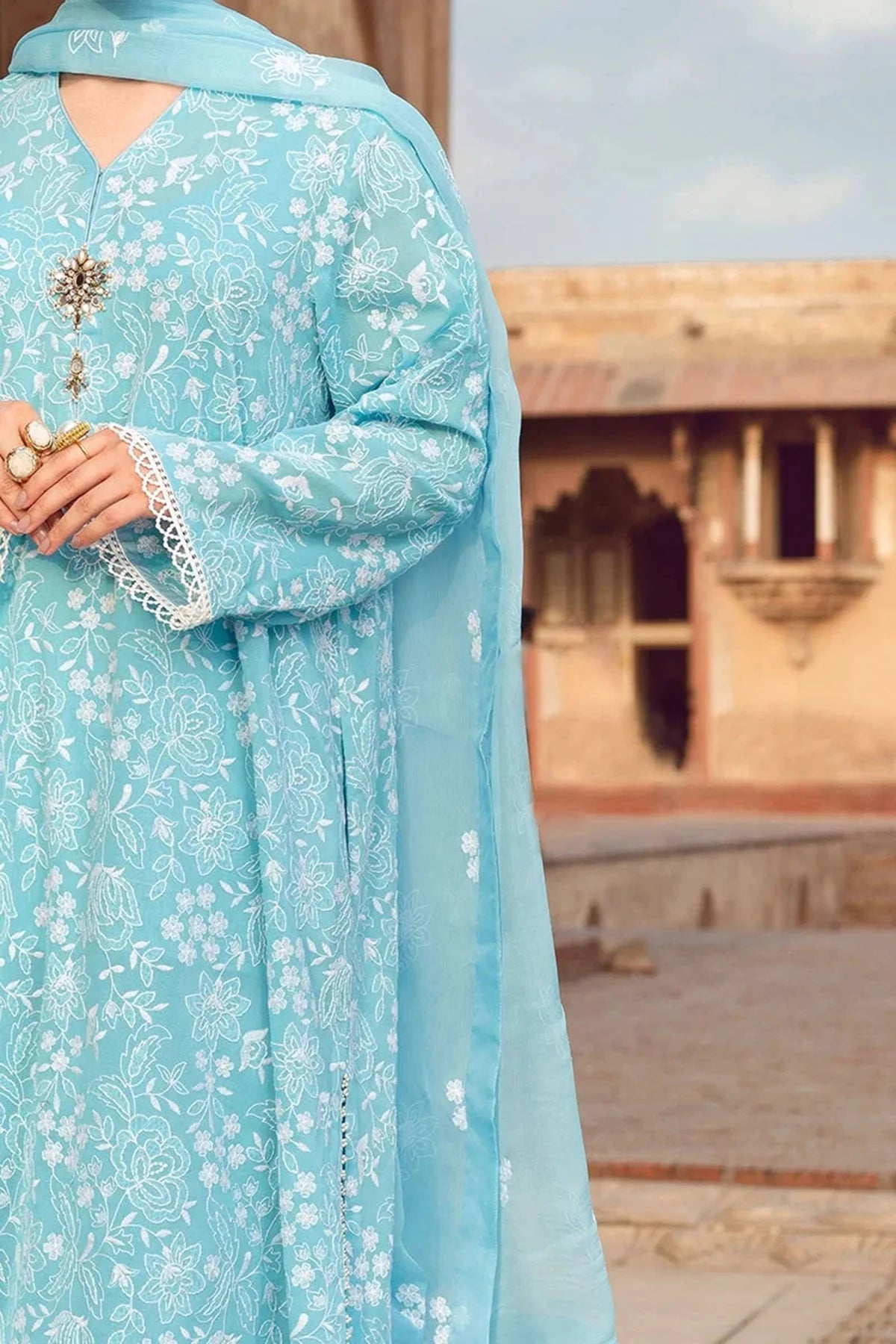 Gul Attire 3Pc Embroidered lawn Suit GA2045 gulbuy.com