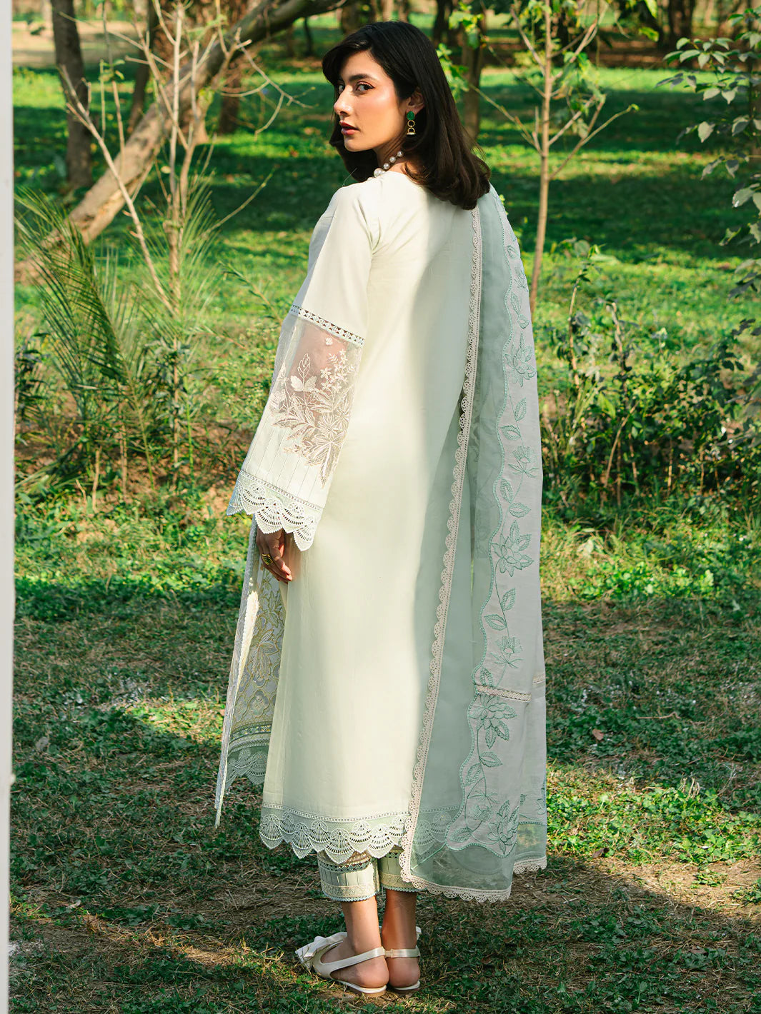 Biniylas 3Pc Embroidered Luxury Lawn Suit 235-A gulbuy.com