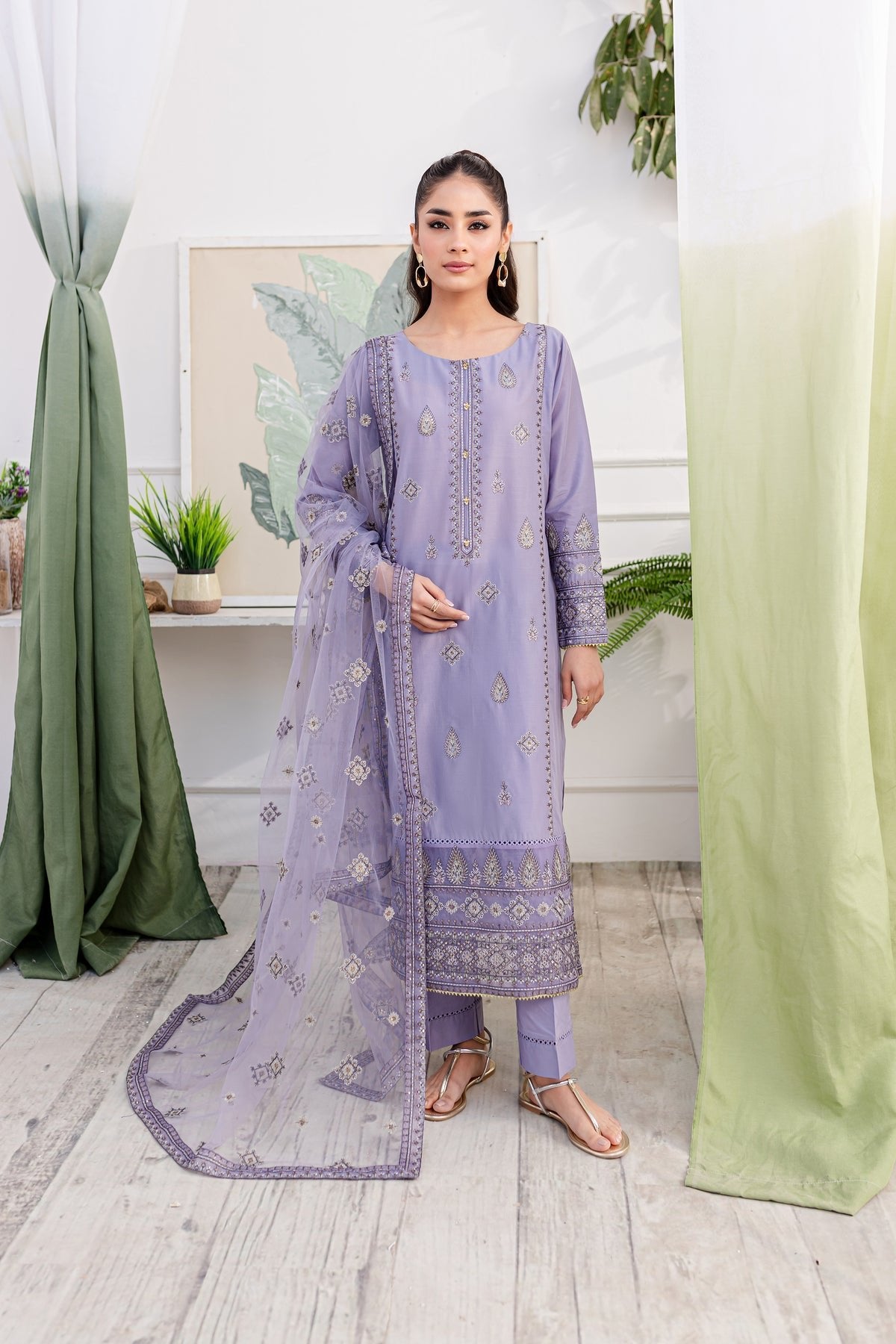 Batik 3Pc Embroidered Lawn Suit (Anea-3pc)