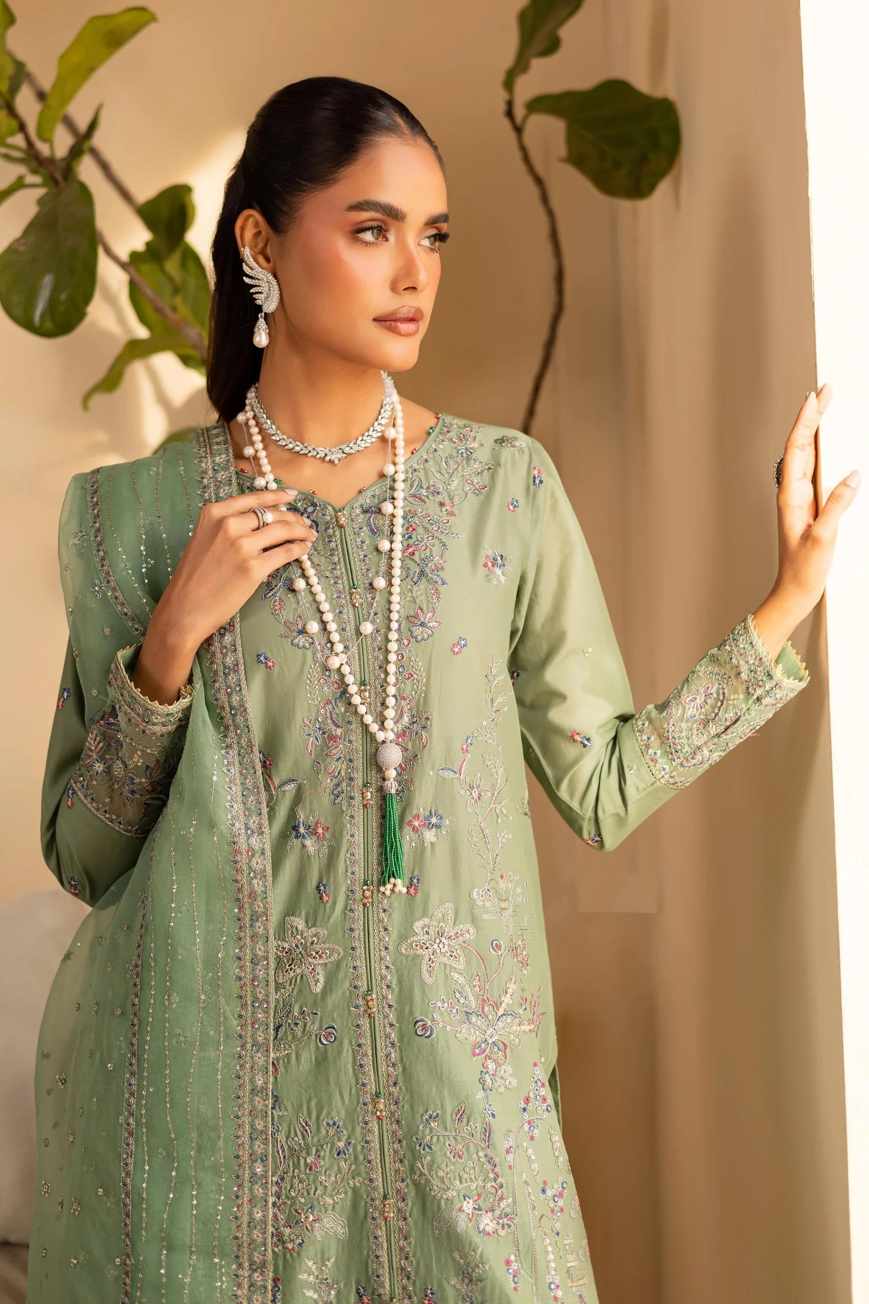 Batik 3Pc Embroidered Lawn Suit Seyan gulbuy.com