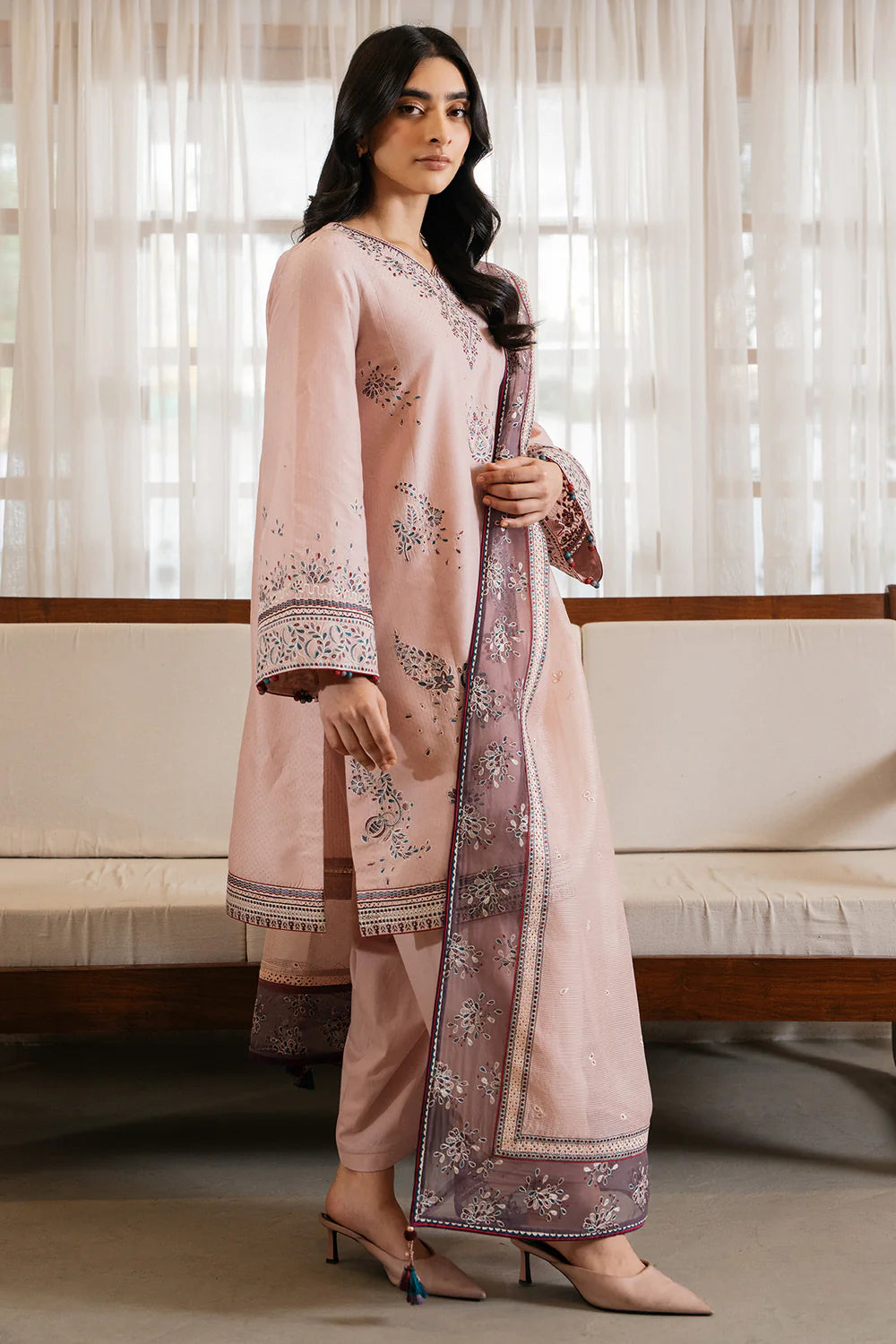 Jazmin 3Pc Embroidered Lawn Suit USE-9110 gulbuy.com