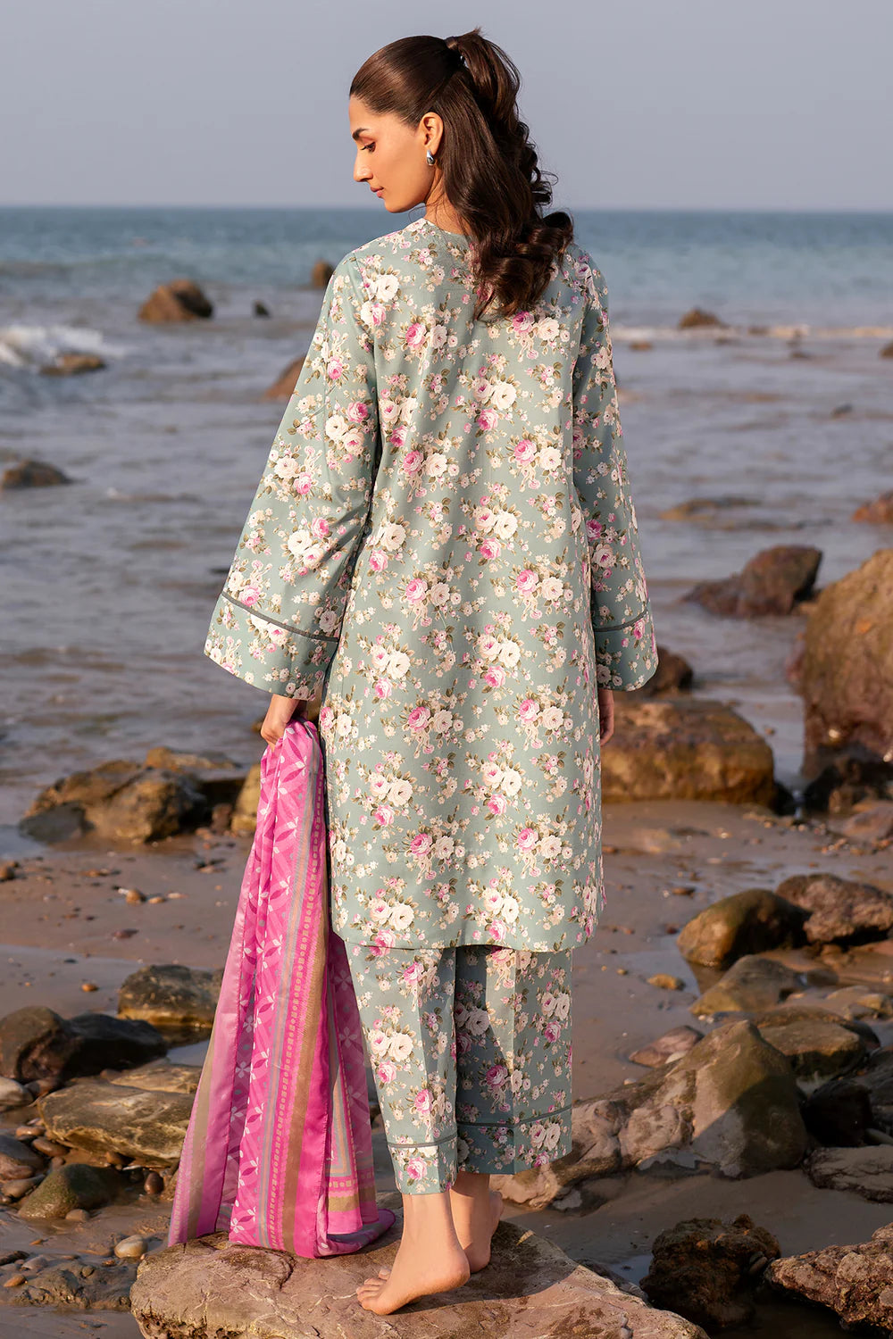 Jazmin 3Pc Digital Printed Lawn Suit USE-9155 gulbuy.com