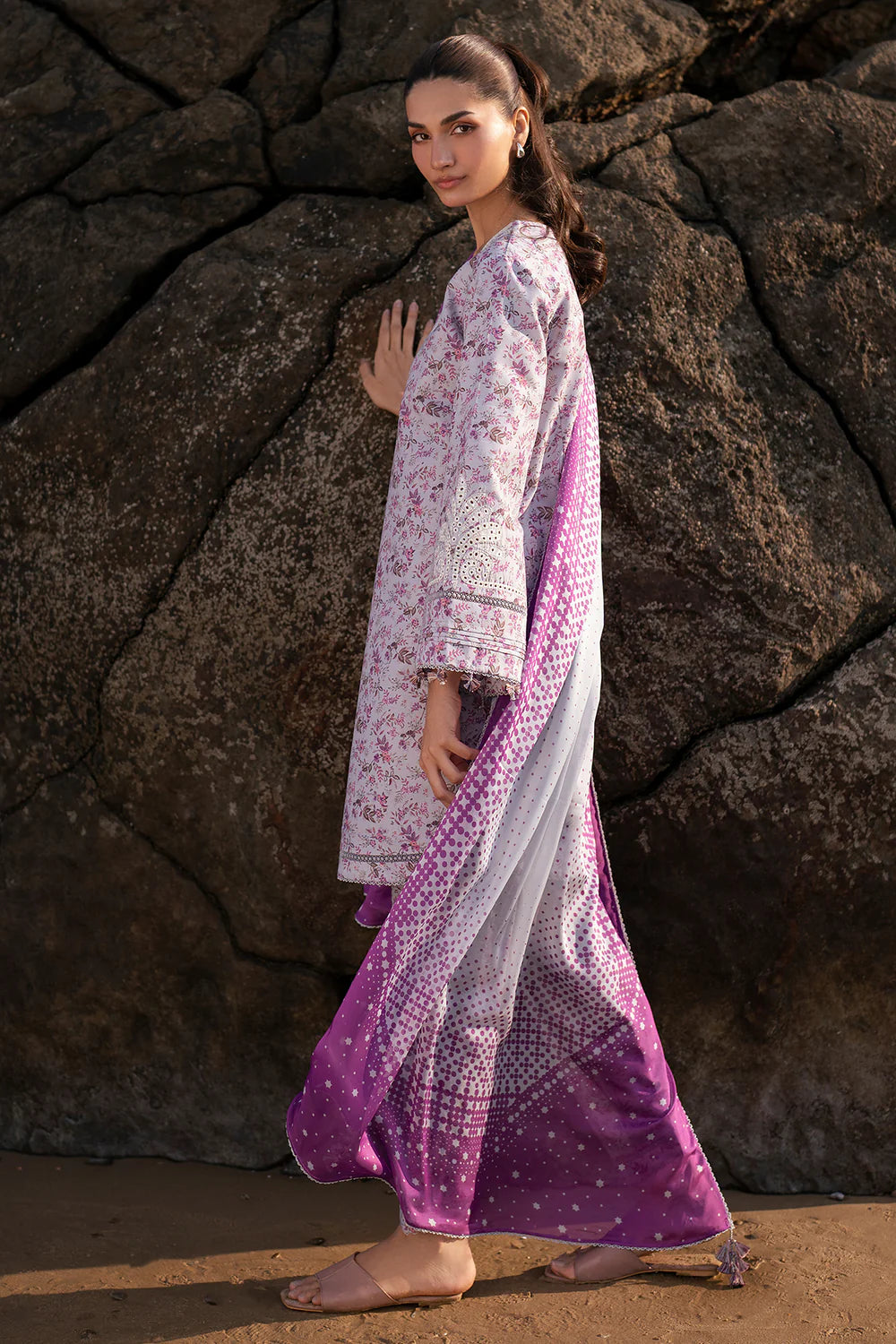 Jazmin 3Pc Embroidered Lawn Suit USE-9149 gulbuy.com