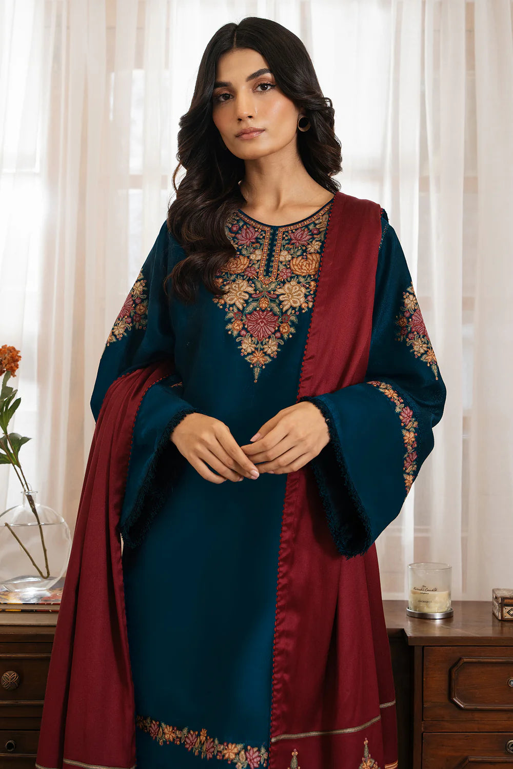 Jazmin 3Pc Embroidered Lawn Suit USE-9192 gulbuy.com