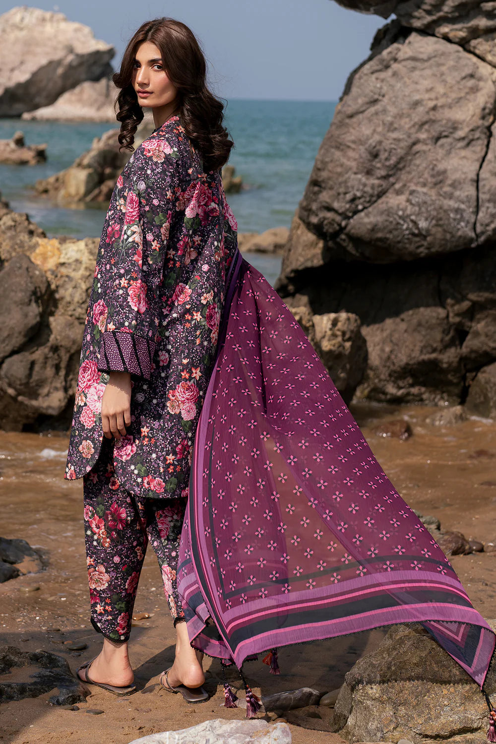 Jazmin 3Pc Digital Printed Lawn Suit USE-9175 gulbuy.com