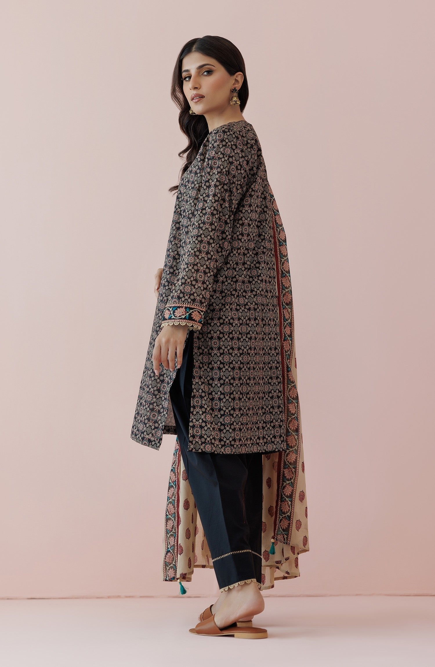Orient 3 Piece Printed Lawn Suit (OTL-24-192/U-BLACK)