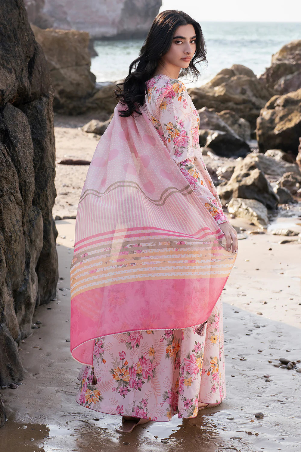 Jazmin 3Pc Digital Printed Lawn Suit USE-9172 gulbuy.com