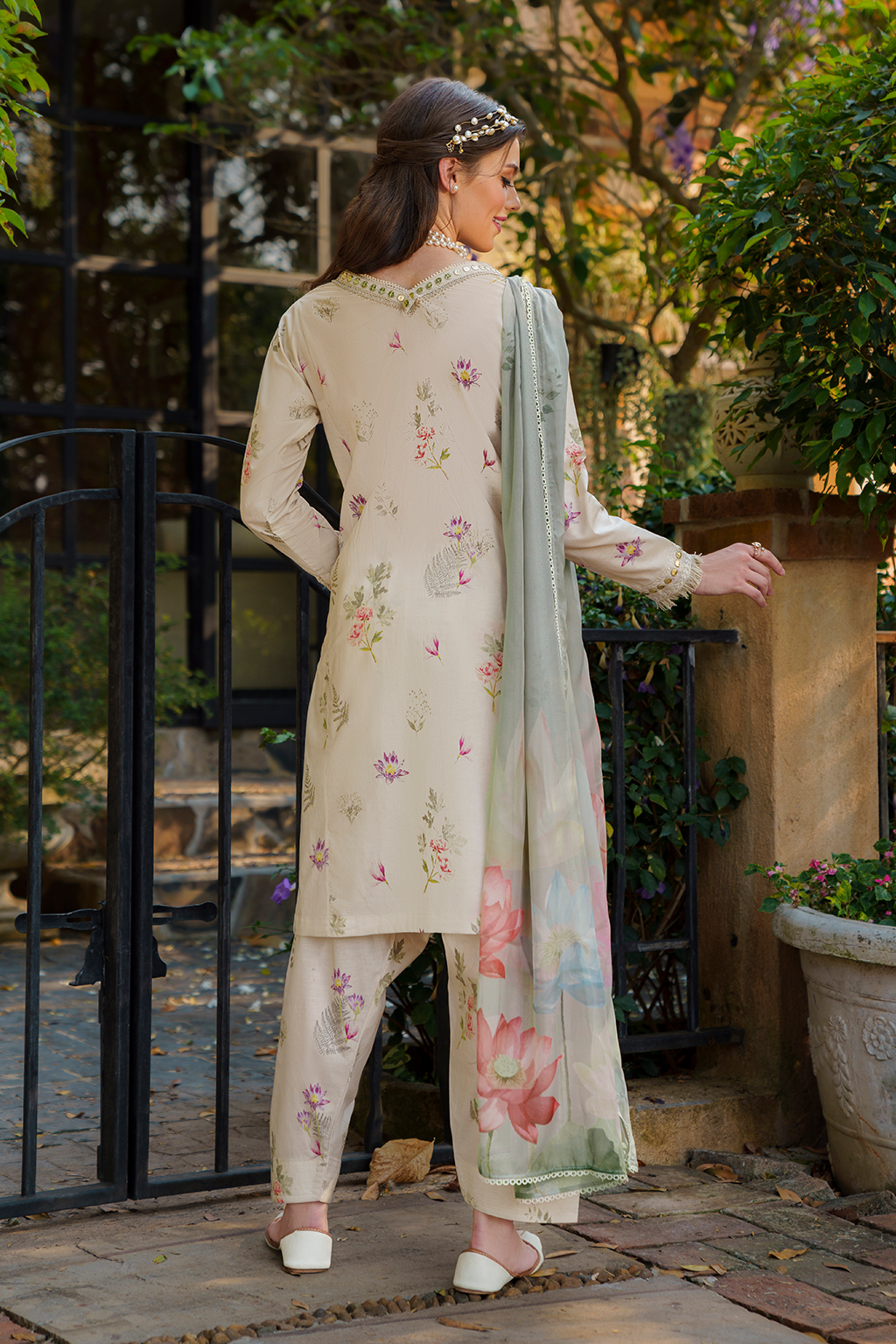 3 PIECE IZNIK PRINTED LAWN SUIT (UE-236)