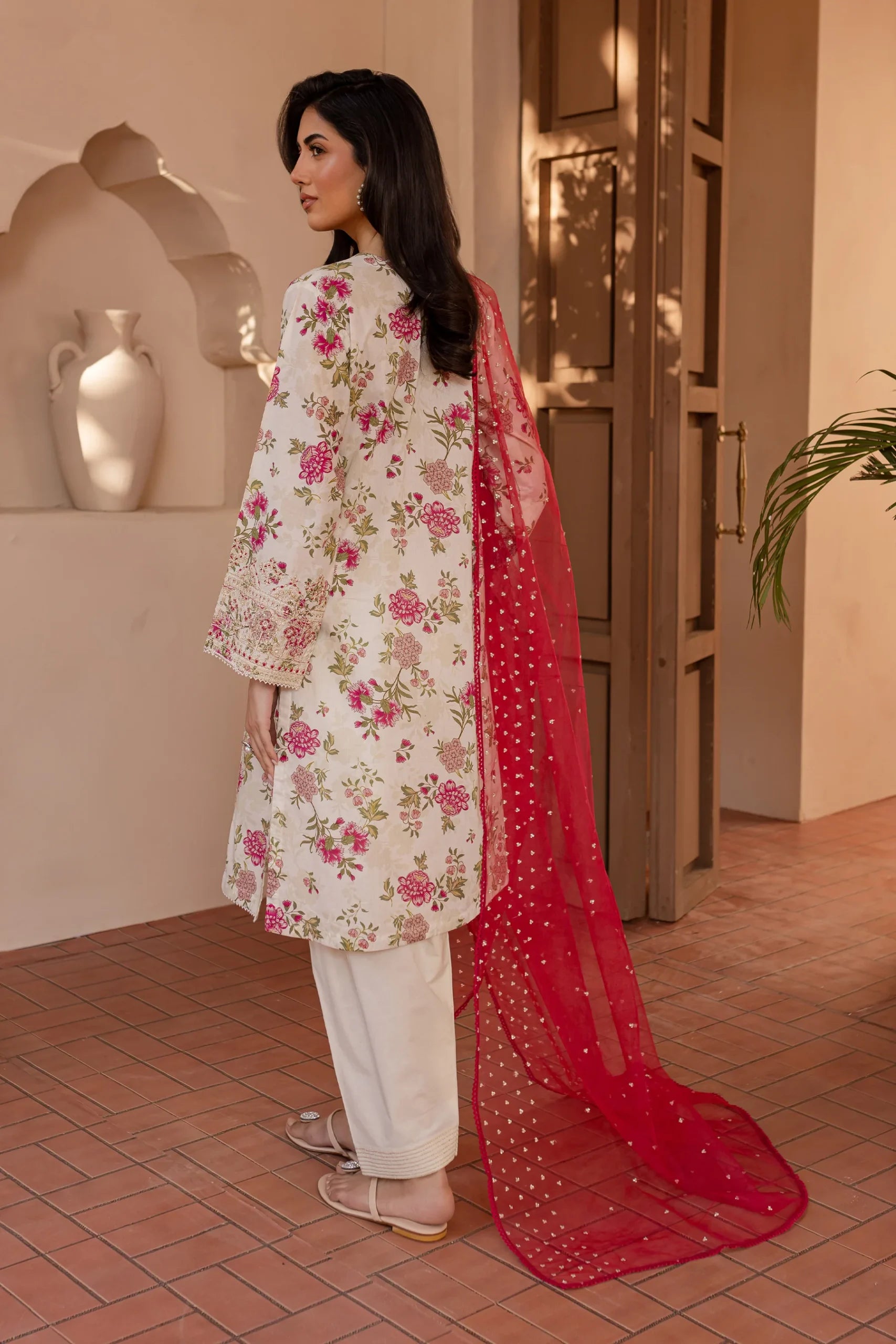 Batik 3Pc Embroidered Lawn Suit Fasanay gulbuy.com