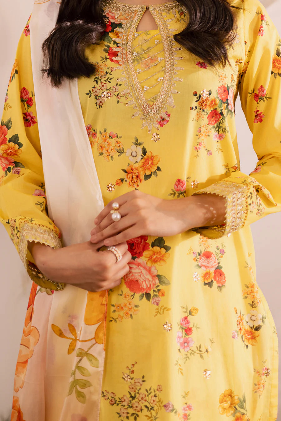 Batik 3Pc Embroidered Lawn Suit Lumia gulbuy.com