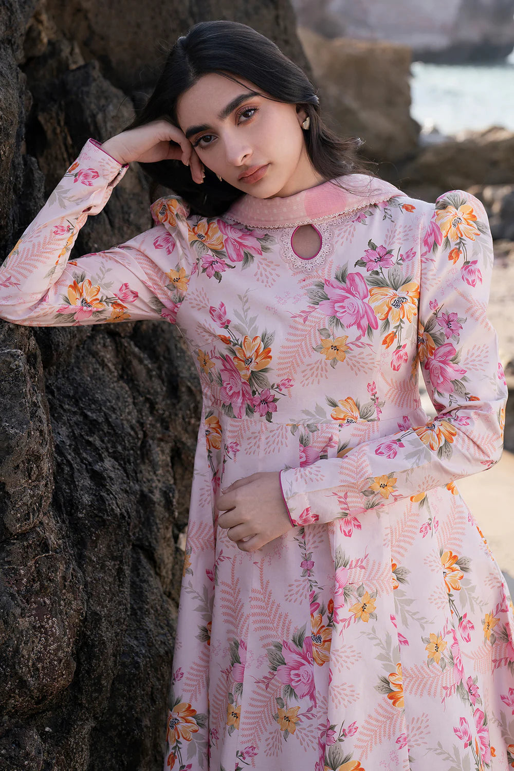 Jazmin 3Pc Digital Printed Lawn Suit USE-9172 gulbuy.com