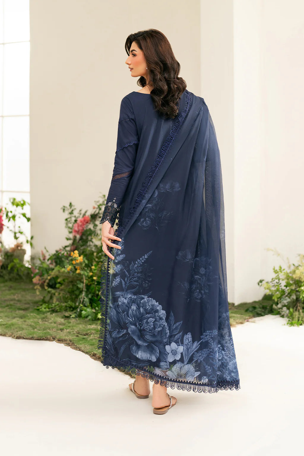 Iznik 3Pc Embroidered Lawn Suit IFE-04 gulbuy.com
