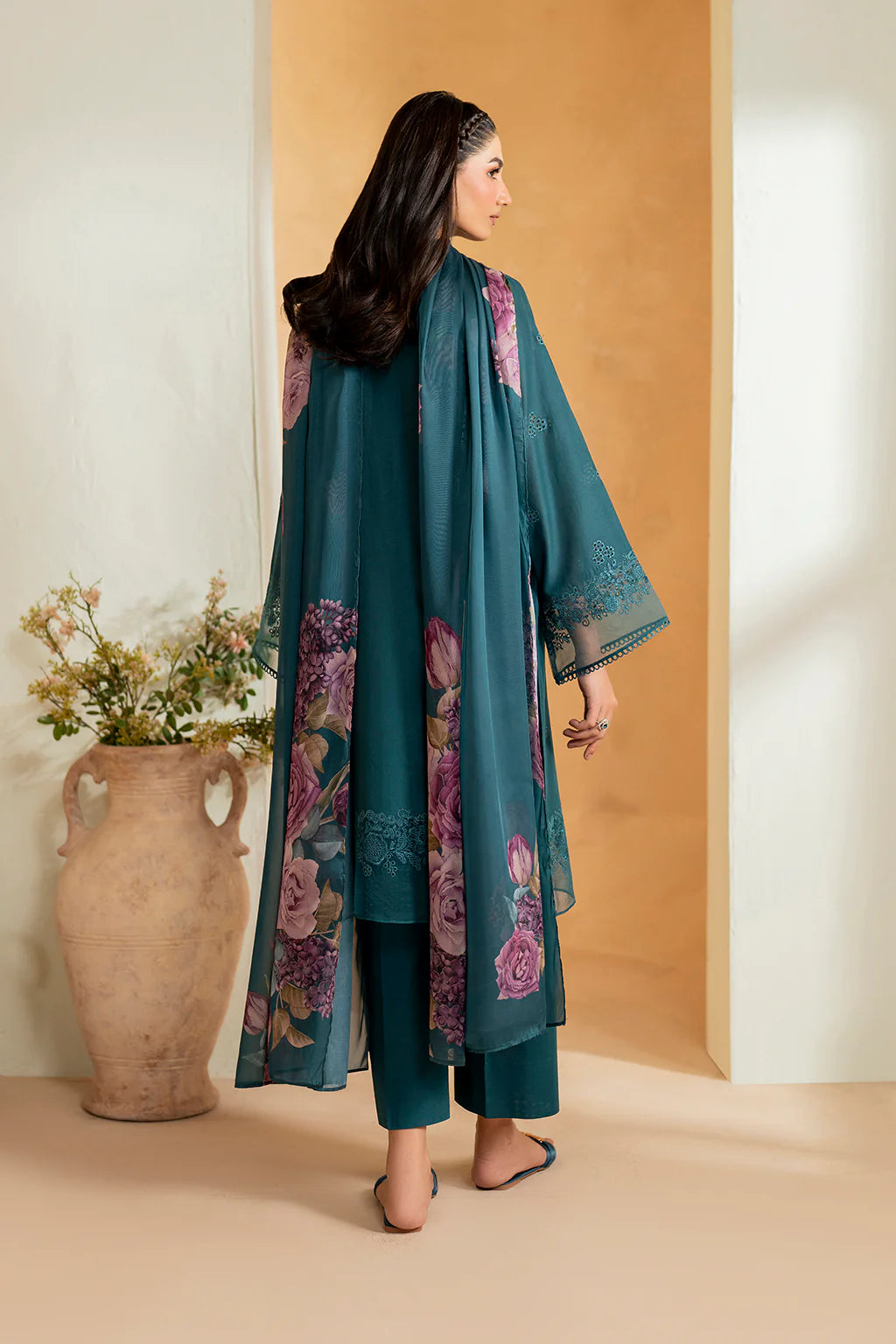 Iznik 3Pc Embroidered Lawn Suit UE-482 gulbuy.com