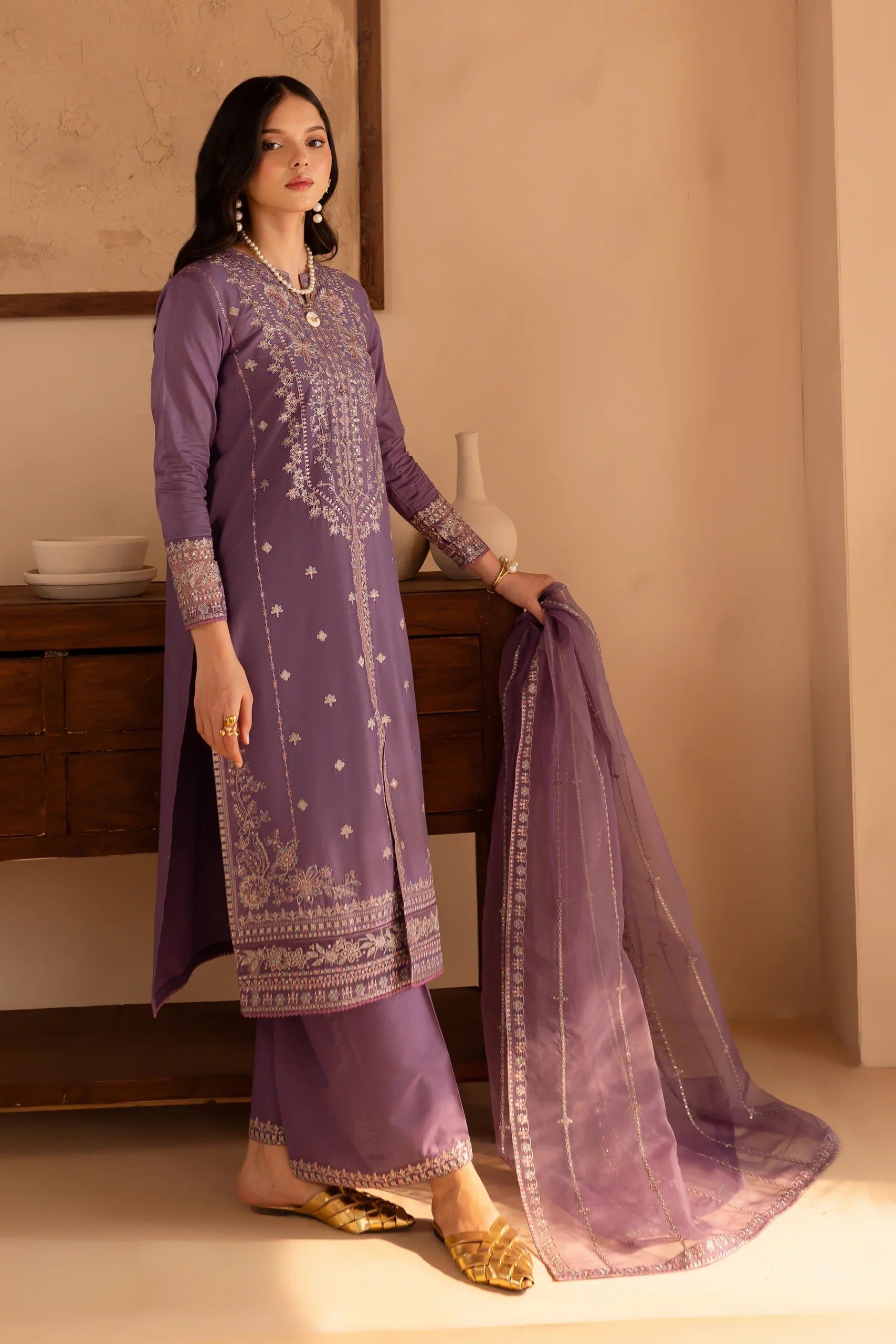 Batik 3Pc Embroidered Lawn Suit Khoyo gulbuy.com