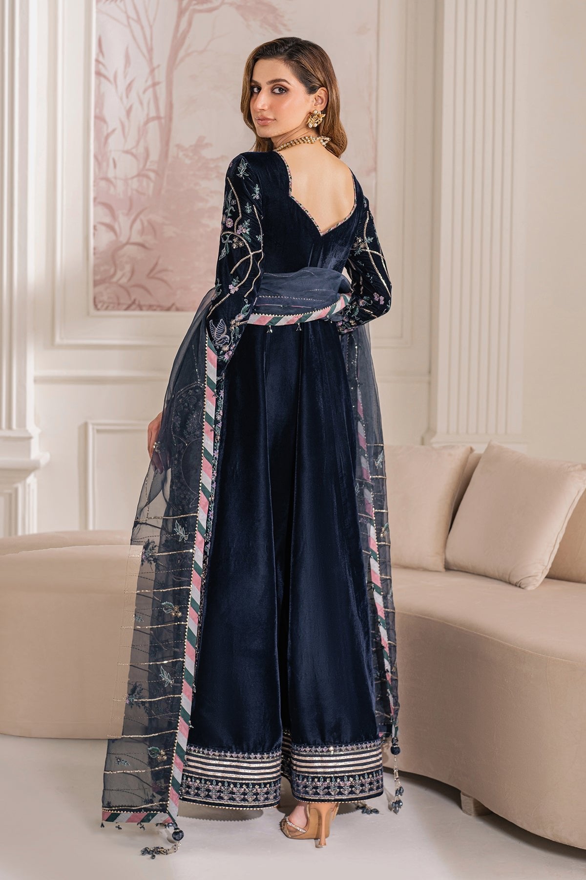 BAROQUE 3PC EMBROIDERED VELVET UF-751