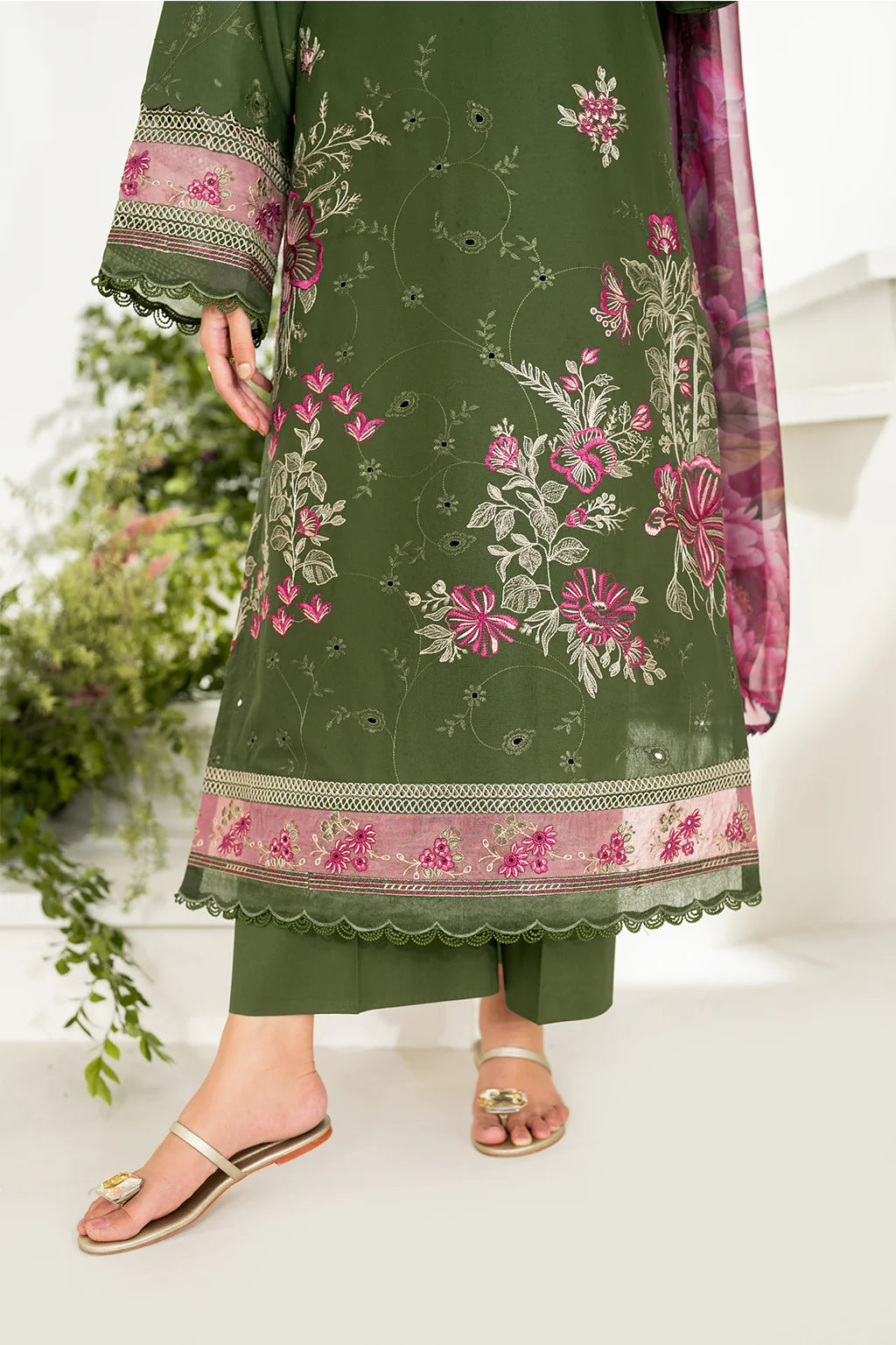 Iznik 3Pc Embroidered Lawn Suit IFE-02 gulbuy.com