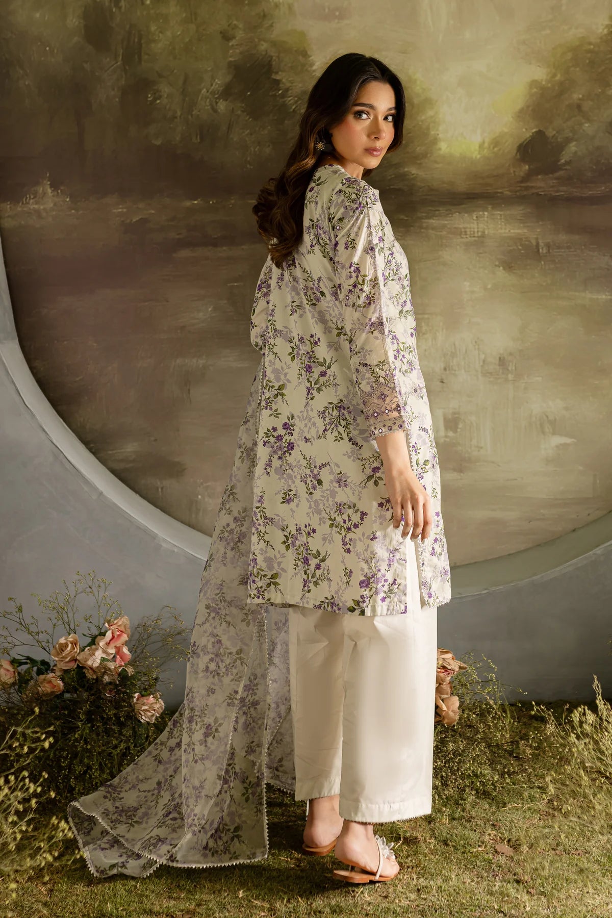 Batik 3Pc Embroidered Lawn Suit Seemal gulbuy.com
