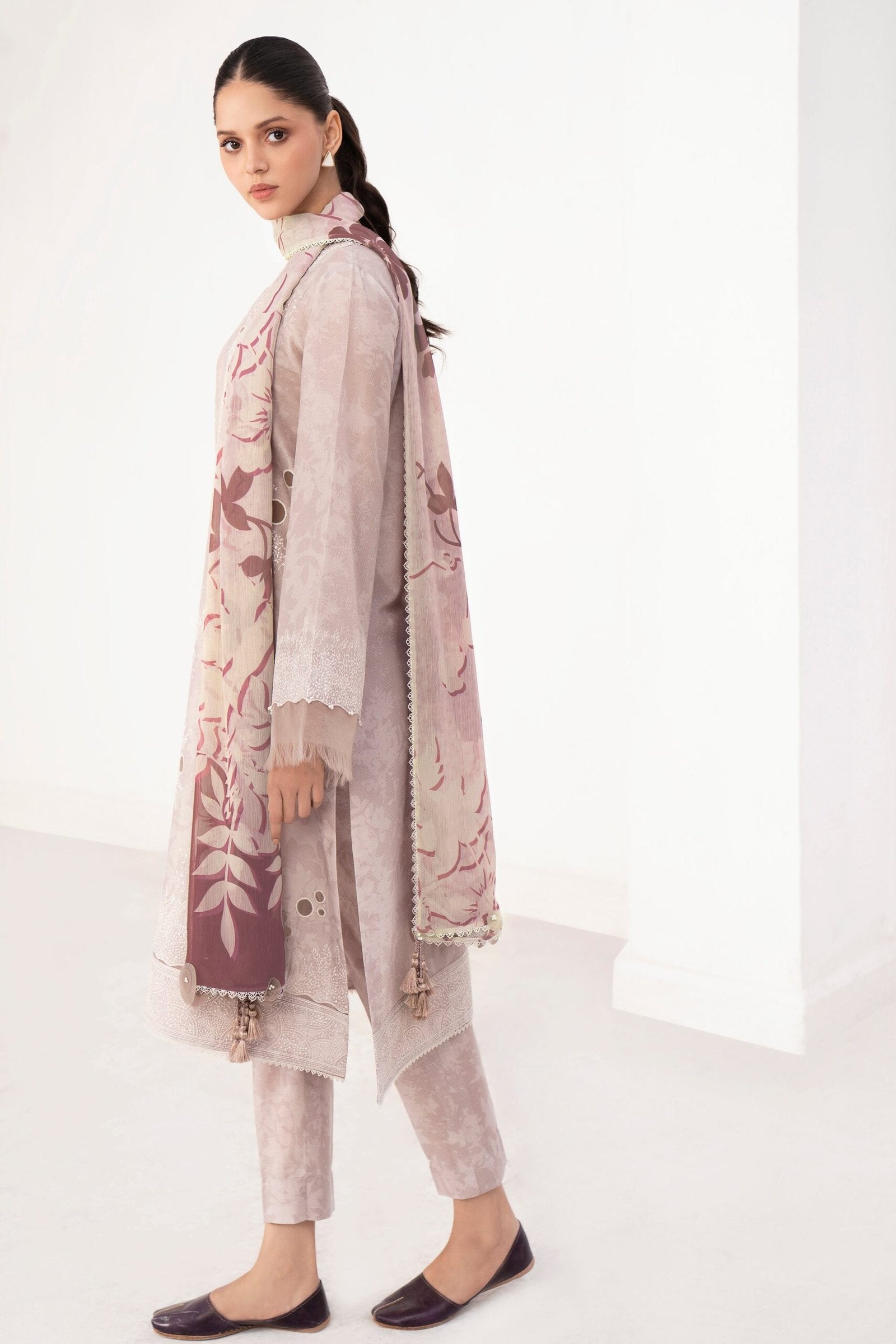 JAZMIN 3 PIECE EMBROIDERED LAWN SUIT (DELIA-D9)