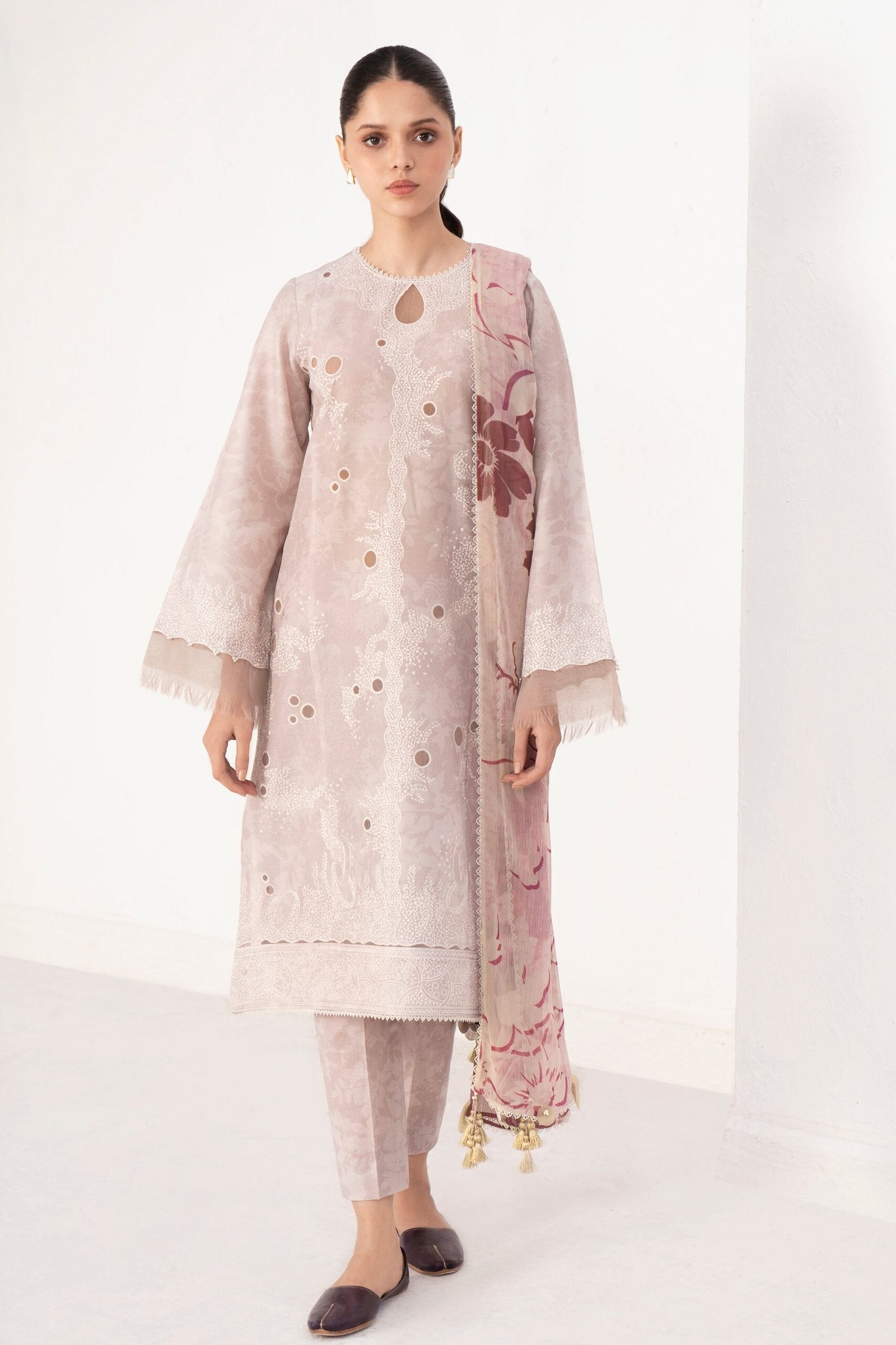 JAZMIN 3 PIECE EMBROIDERED LAWN SUIT (DELIA-D9)