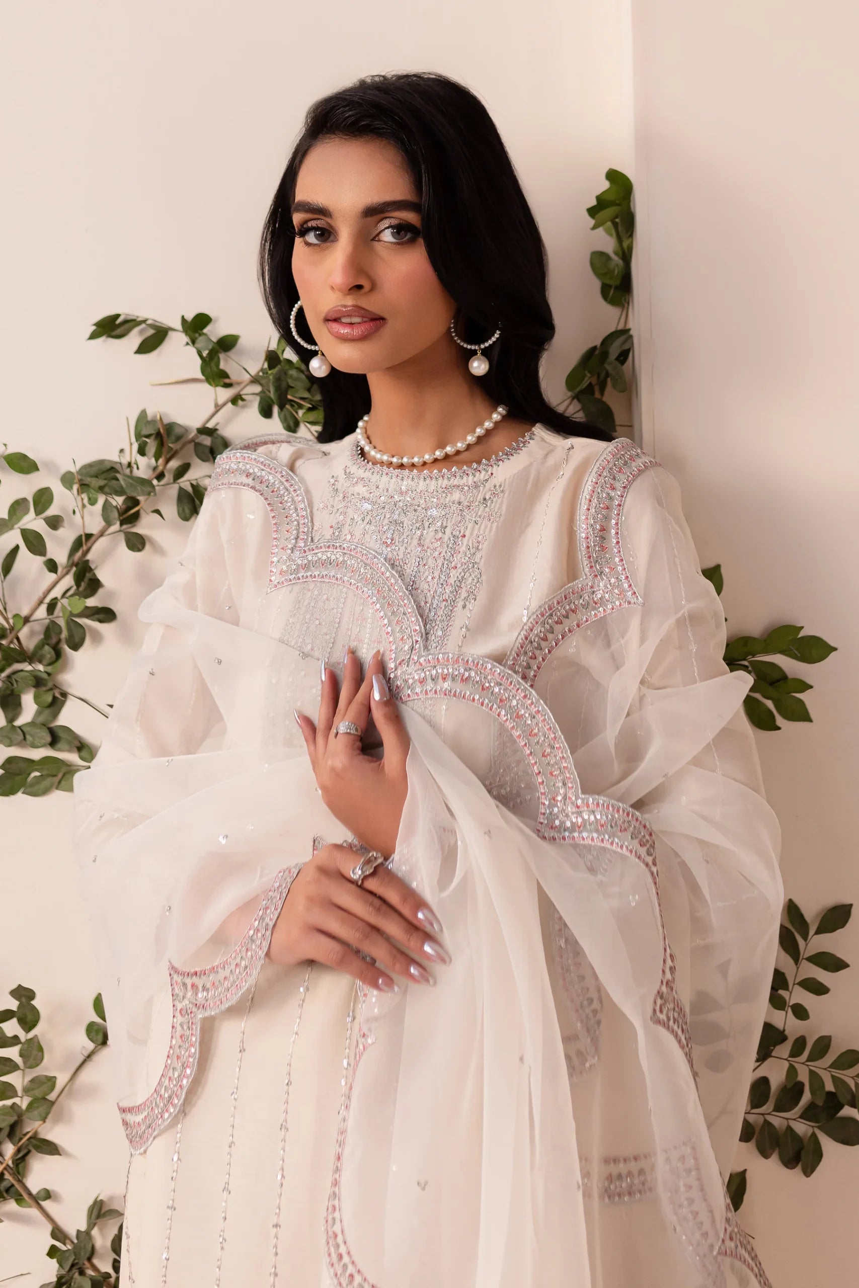Batik 3Pc Embroidered Lawn Suit Feeha gulbuy.com