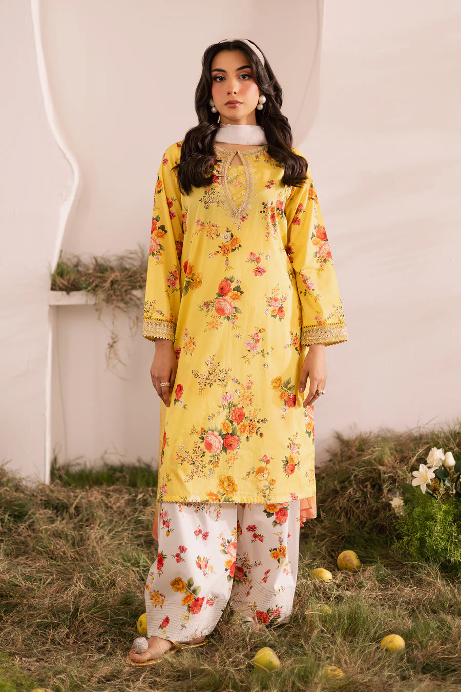 Batik 3Pc Embroidered Lawn Suit Lumia XL gulbuy.com