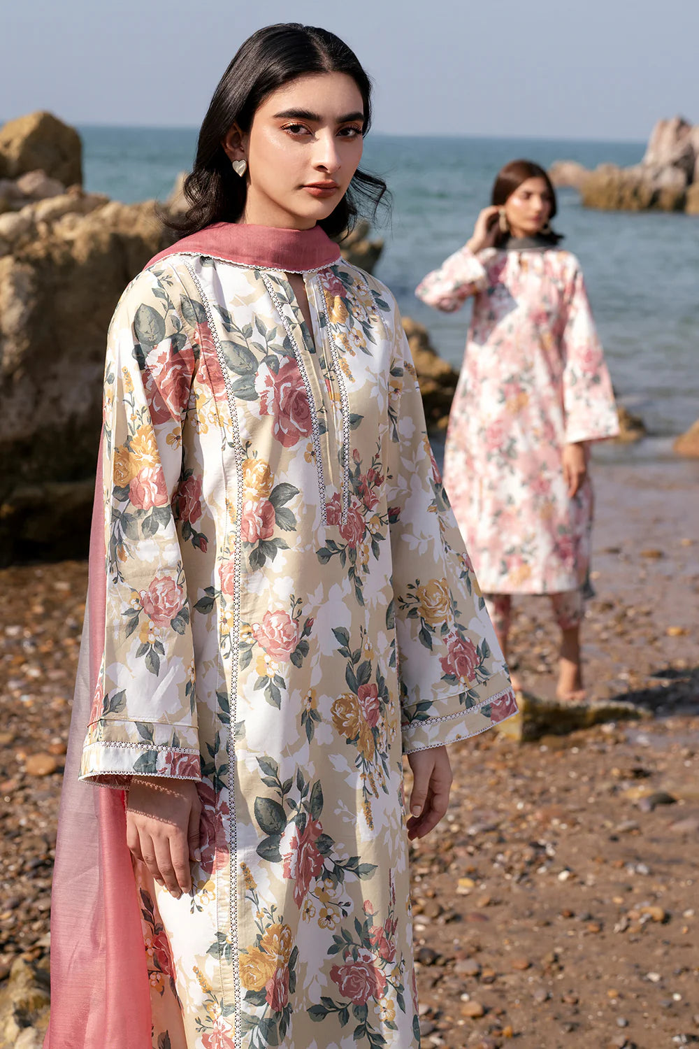 Jazmin 3Pc Digital Printed Lawn Suit USE-9167 gulbuy.com