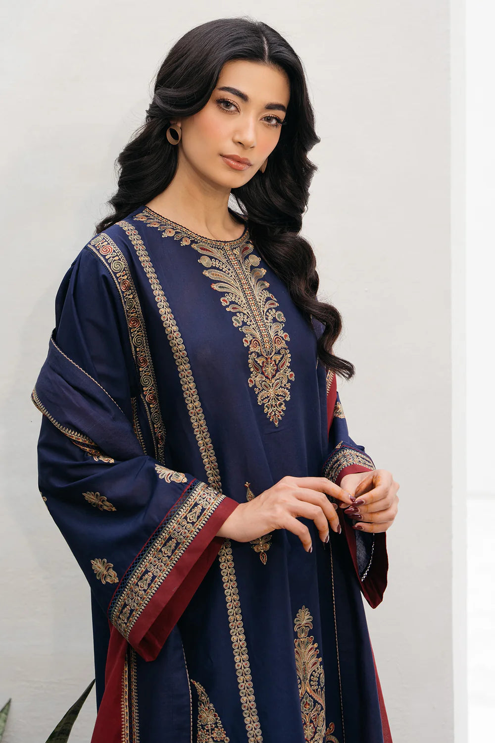 Jazmin 3Pc Embroidered Lawn Suit USE-9183 gulbuy.com