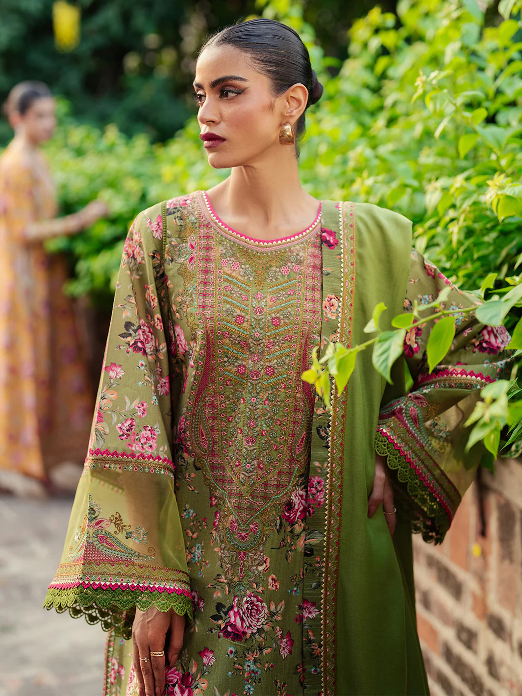 Binilyas 3Pc Embroidered Lawn Suit 56-B gulbuy.com