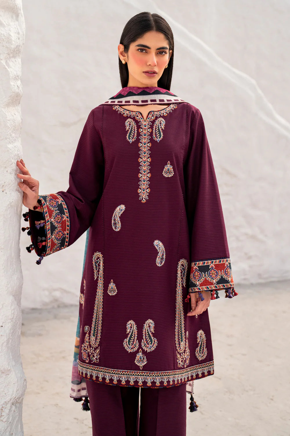 Jazmin 3Pc Embroidered Lawn Suit USE-9128 gulbuy.com