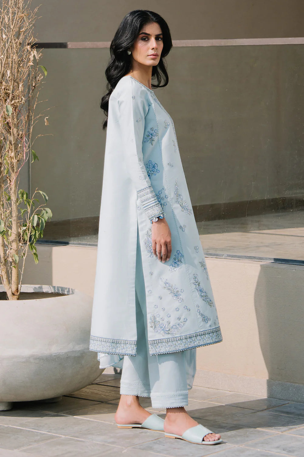 Jazmin 3Pc Embroidered Lawn Suit USE-9146 gulbuy.com